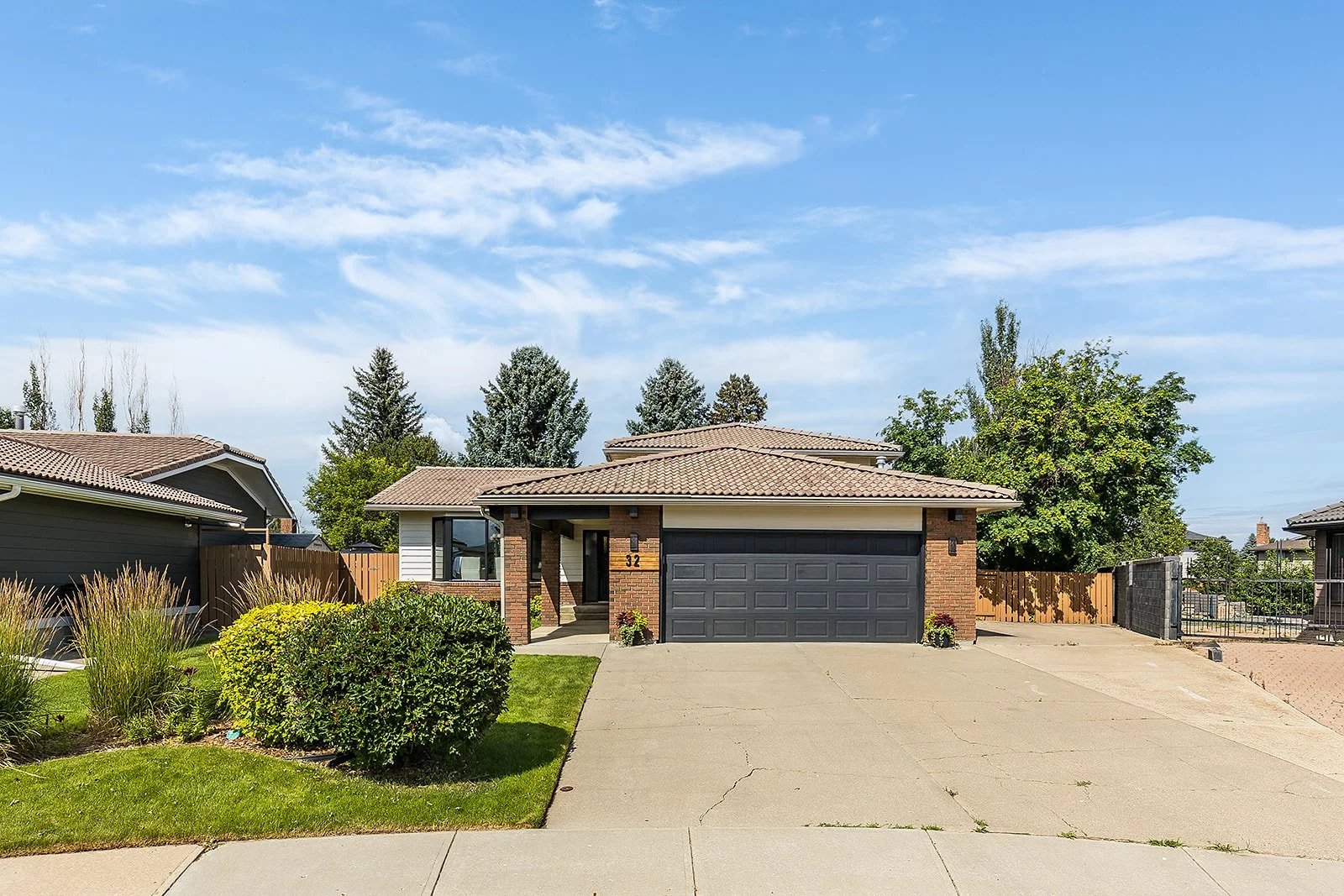 32 Ross Heights Ct SE-2.jpg