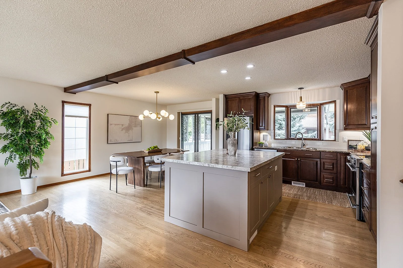 32 Ross Heights Ct SE-8.jpg