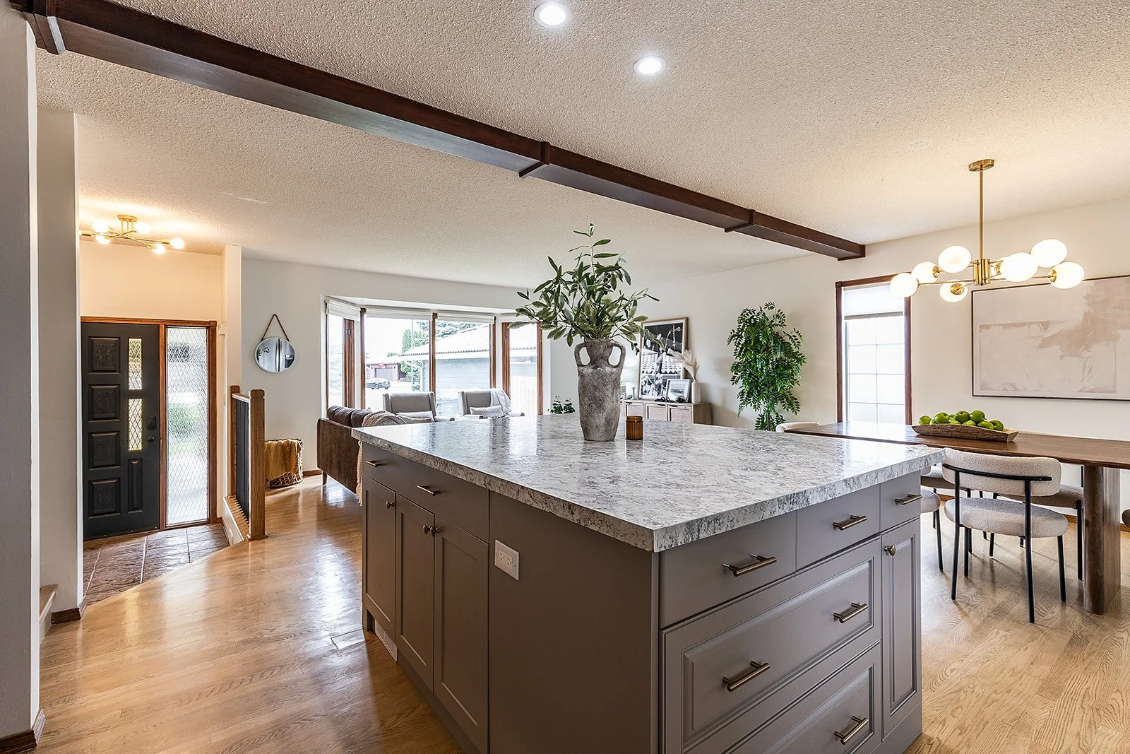 32 Ross Heights Ct SE-15.jpg