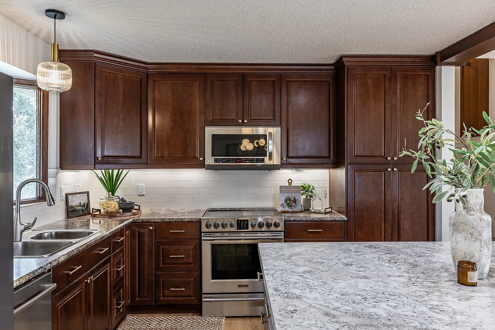 32 Ross Heights Ct SE-19.jpg
