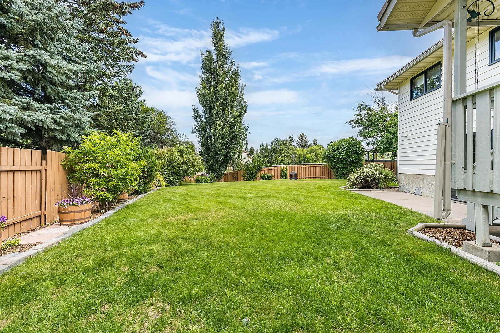 32 Ross Heights Ct SE-76.jpg
