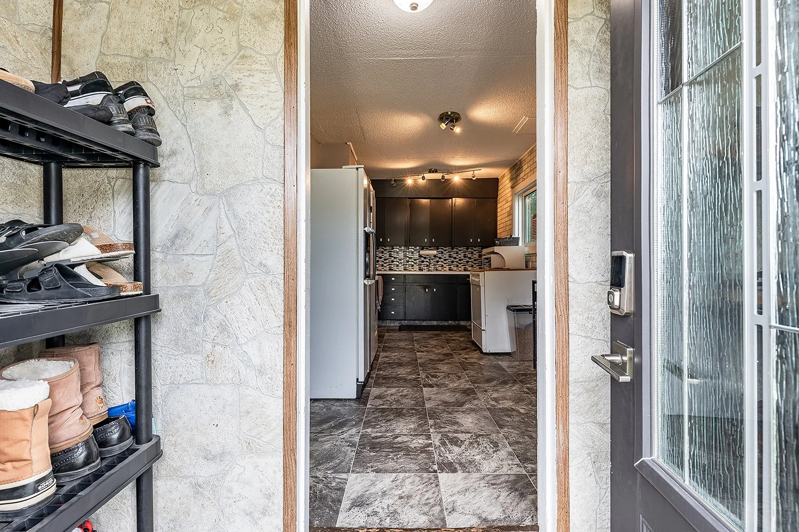 101 3 St SE-5.jpg