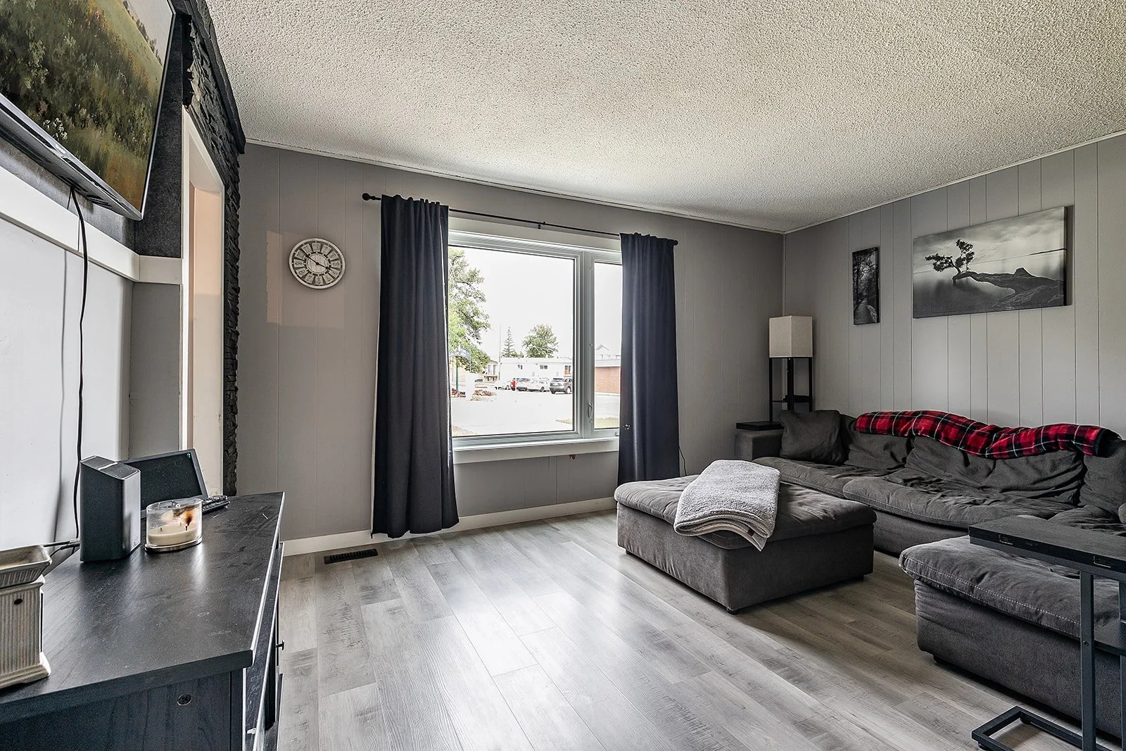 101 3 St SE-11.jpg