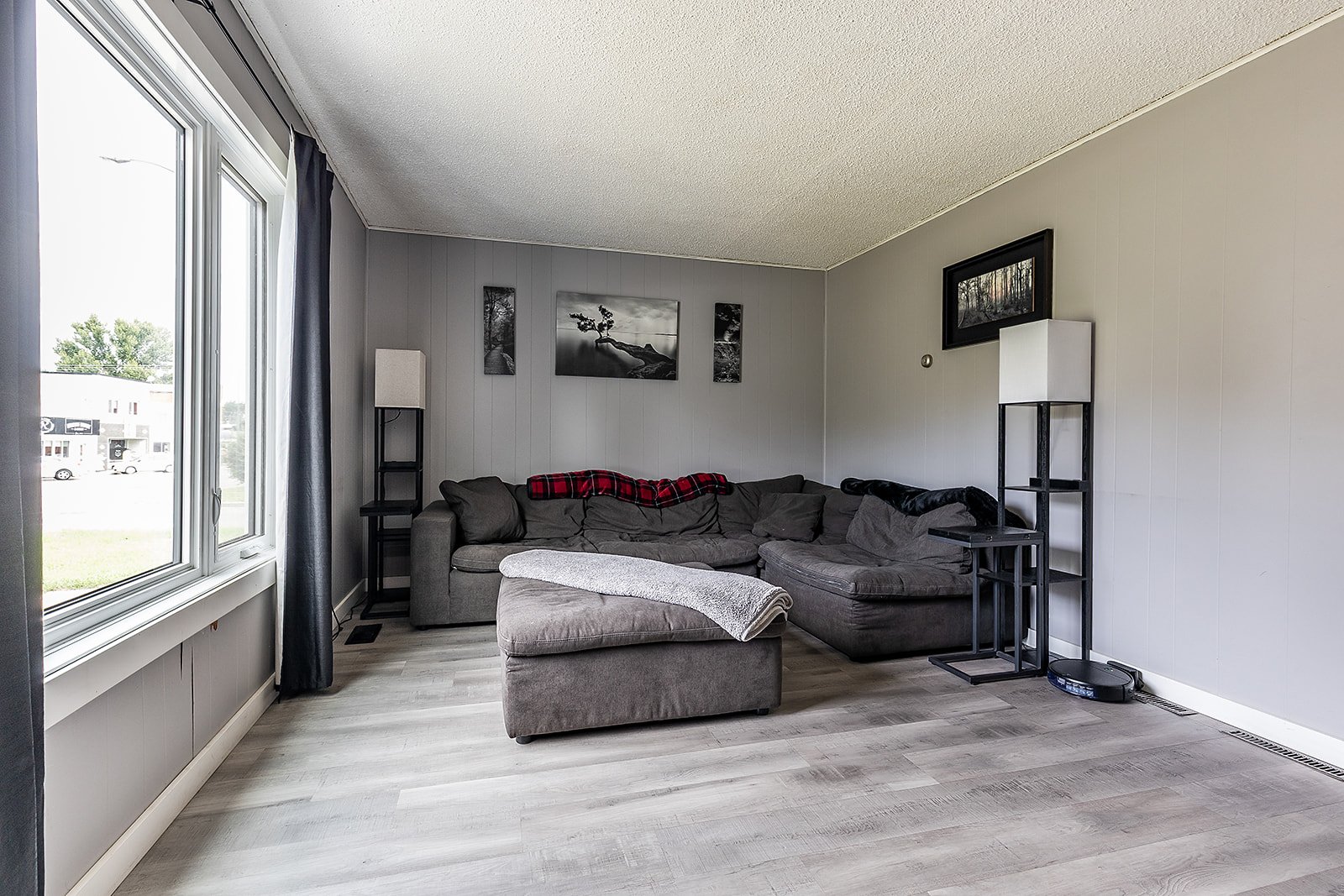 101 3 St SE-12.jpg