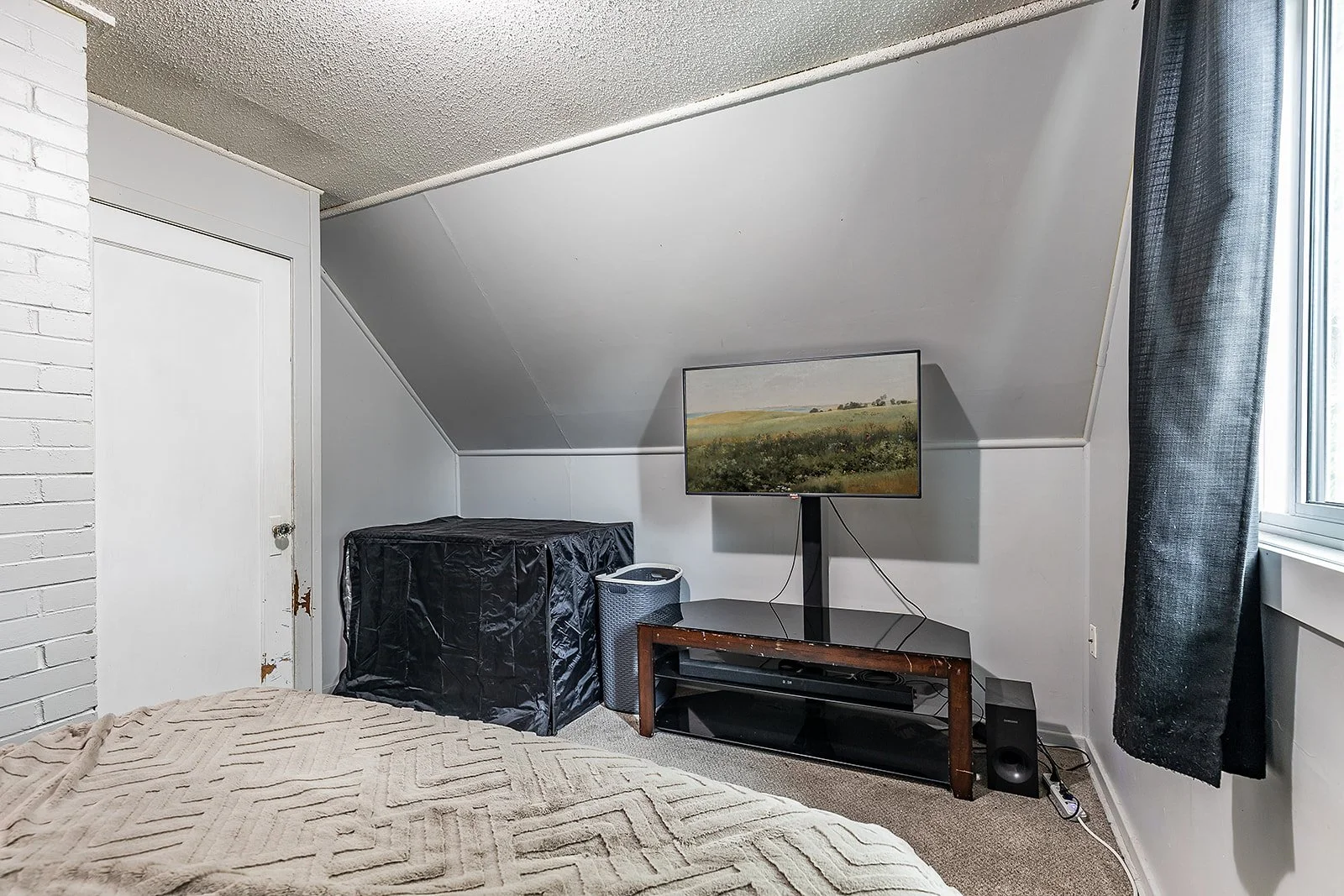 101 3 St SE-21.jpg