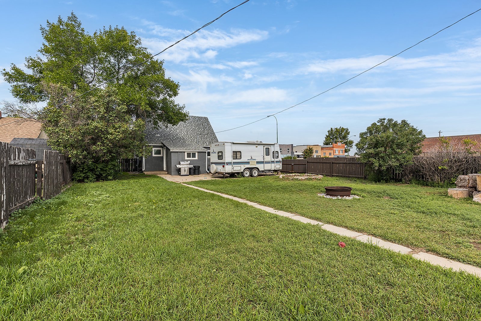 101 3 St SE-28.jpg