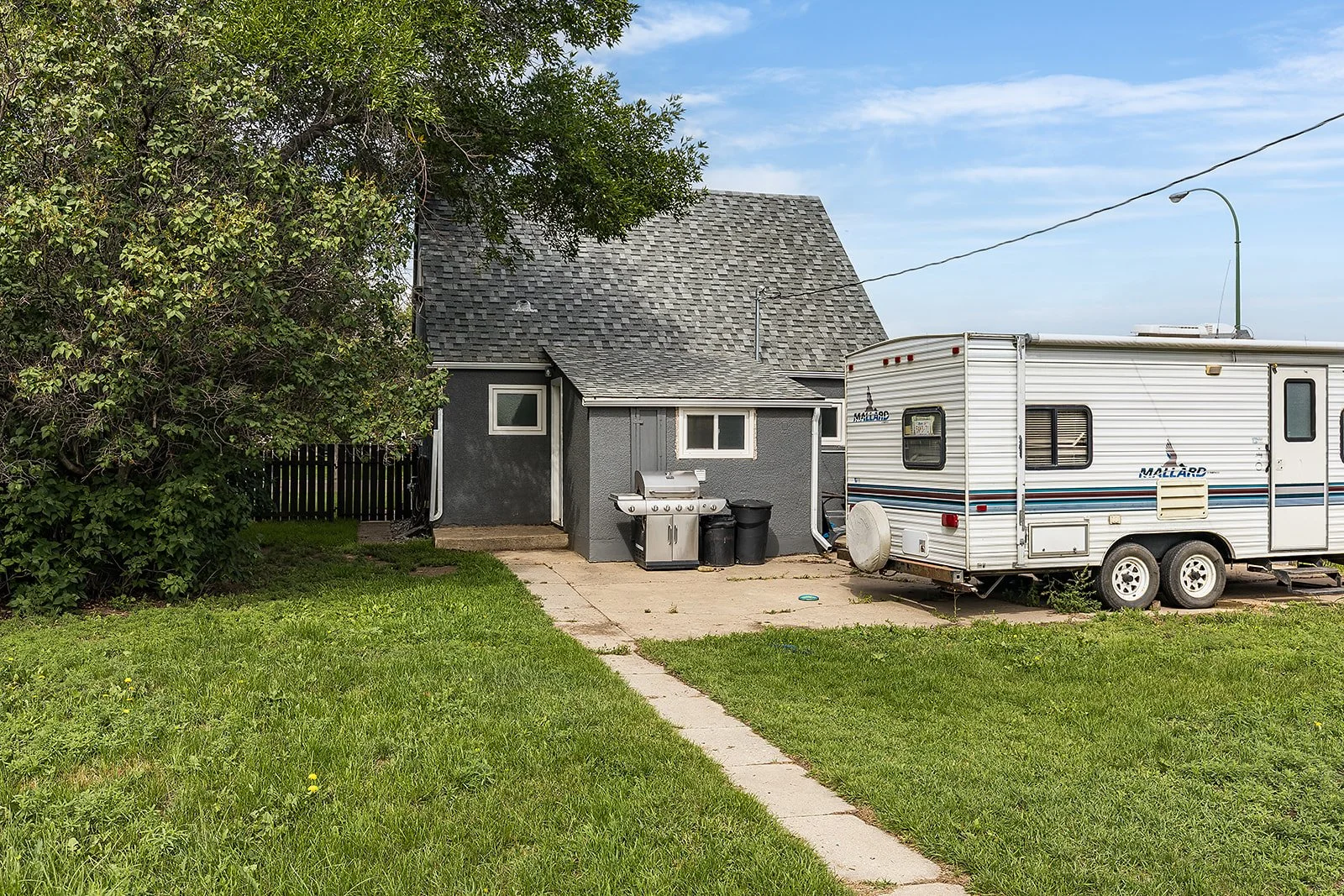 101 3 St SE-29.jpg