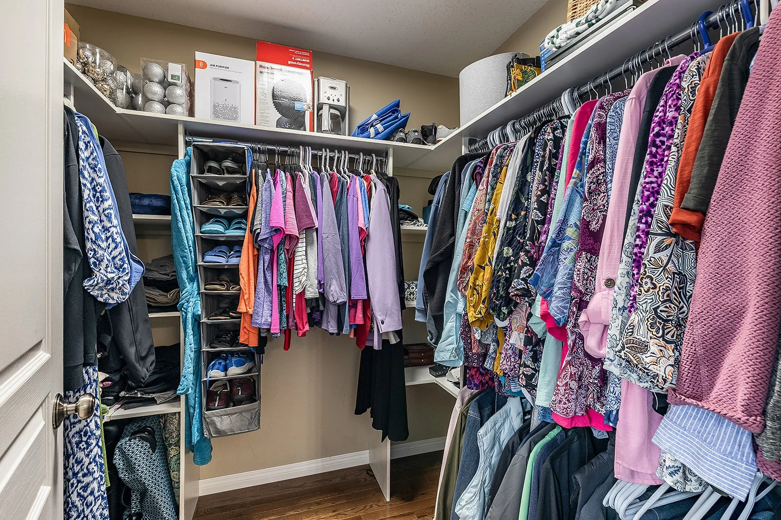 70 Sundance Rd SW-35.jpg