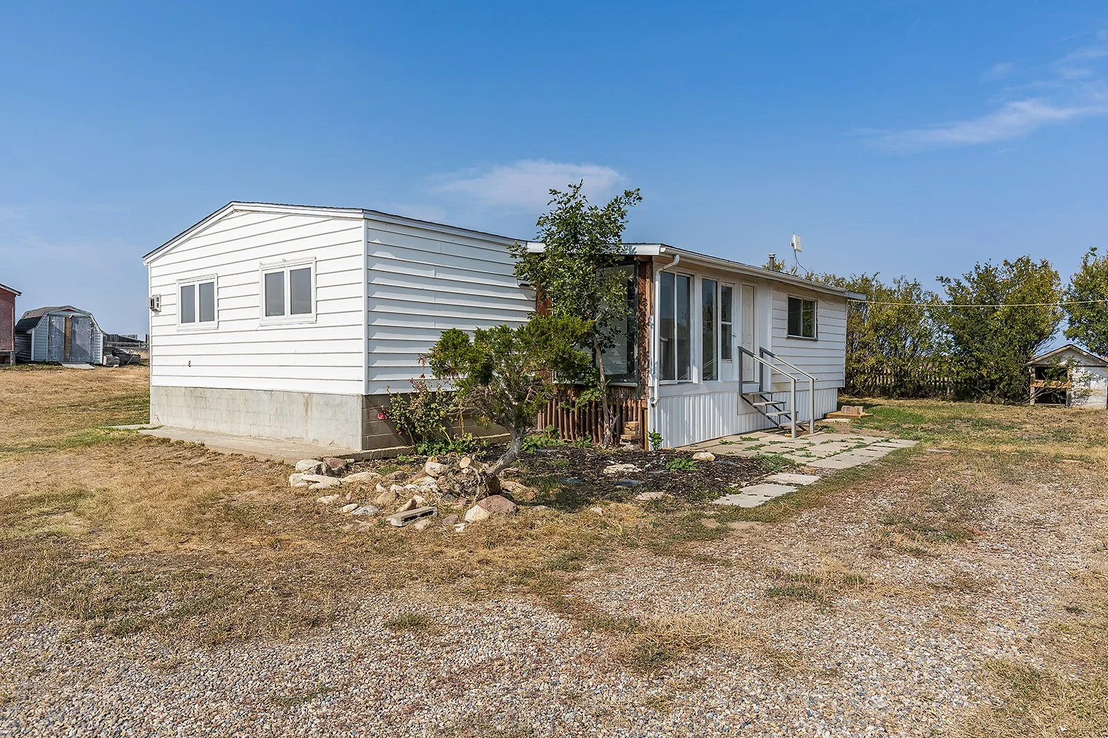 7502 Old TransCanada Hwy-2.jpg