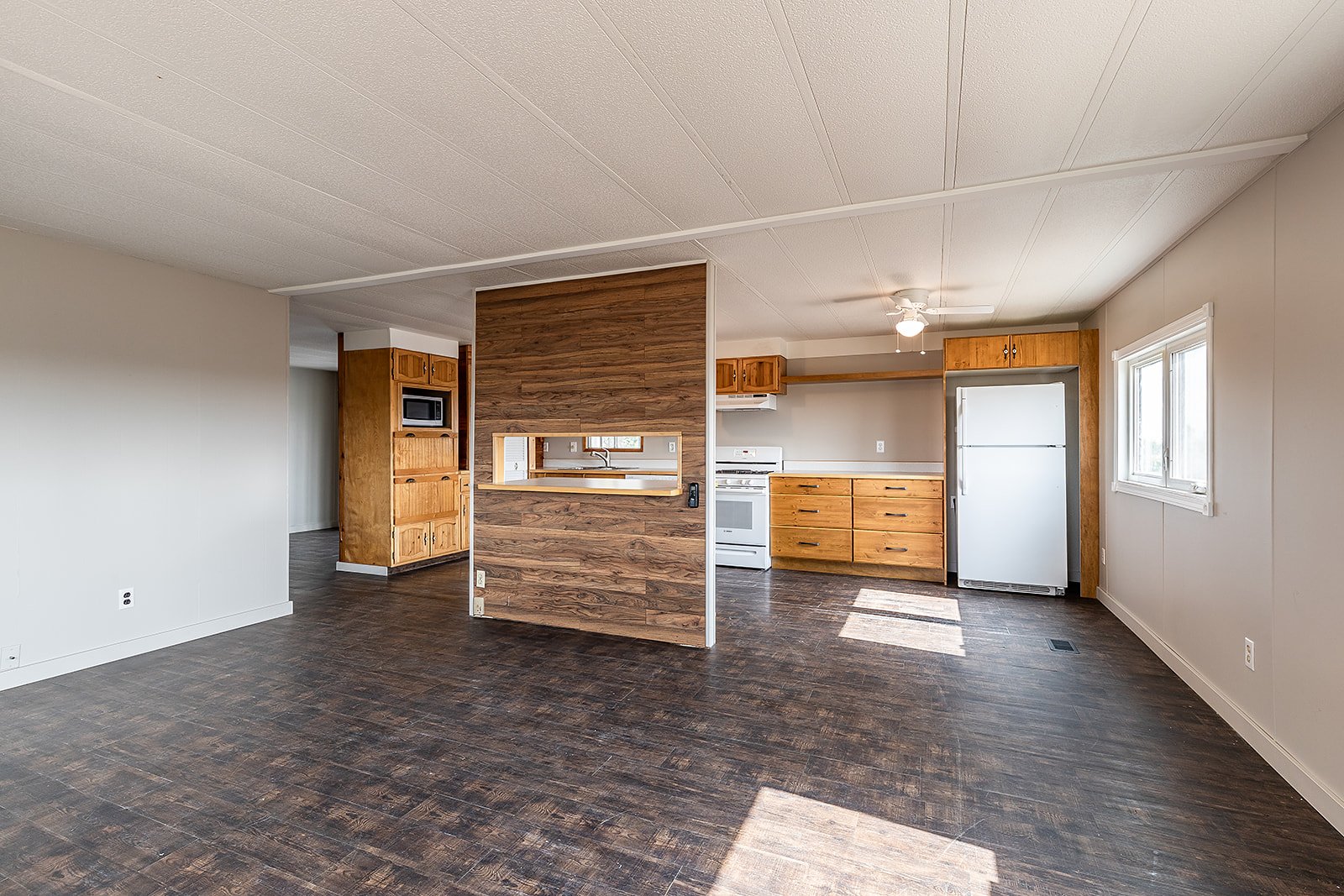 7502 Old TransCanada Hwy-17.jpg