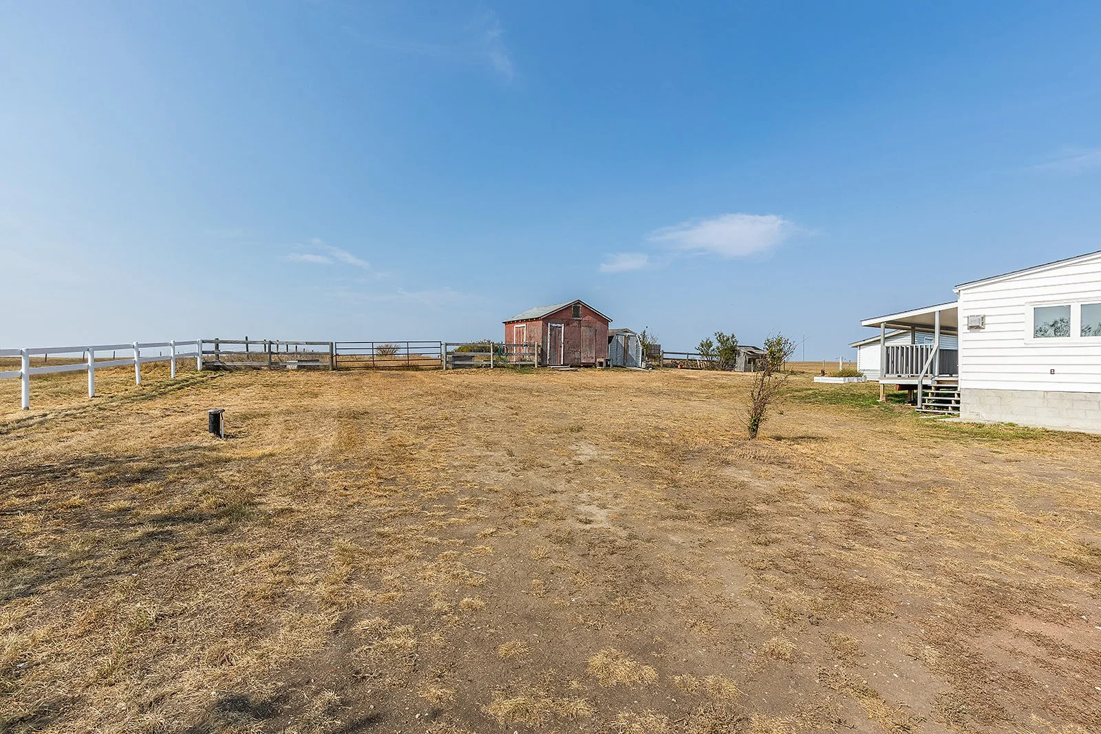 7502 Old TransCanada Hwy-43.jpg