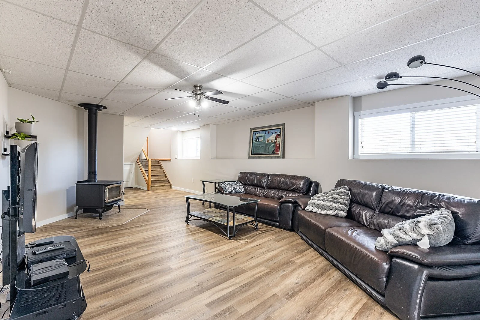 513 13 St Dunmore-32.jpg