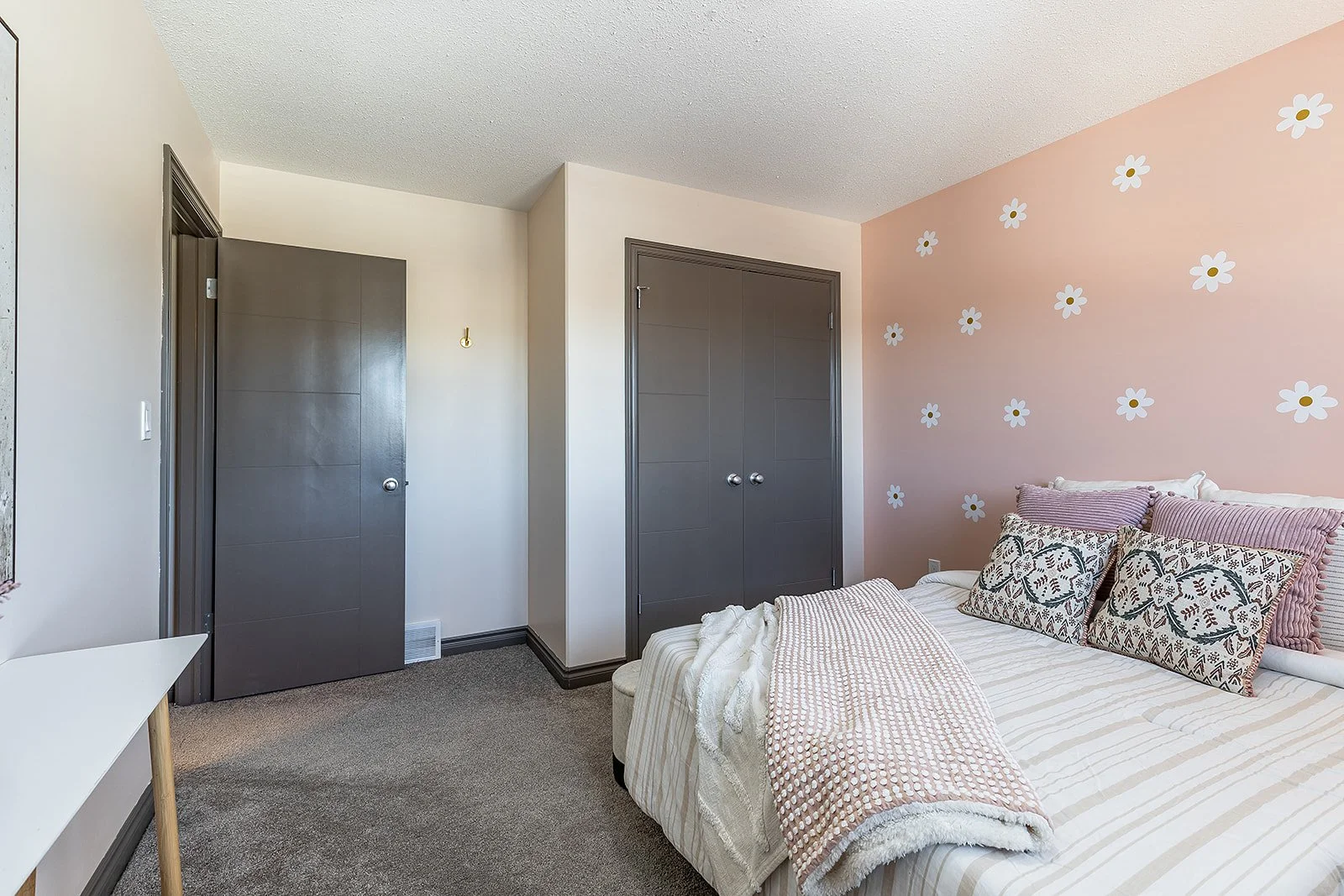 44 Hamptons Cres SE-41.jpg