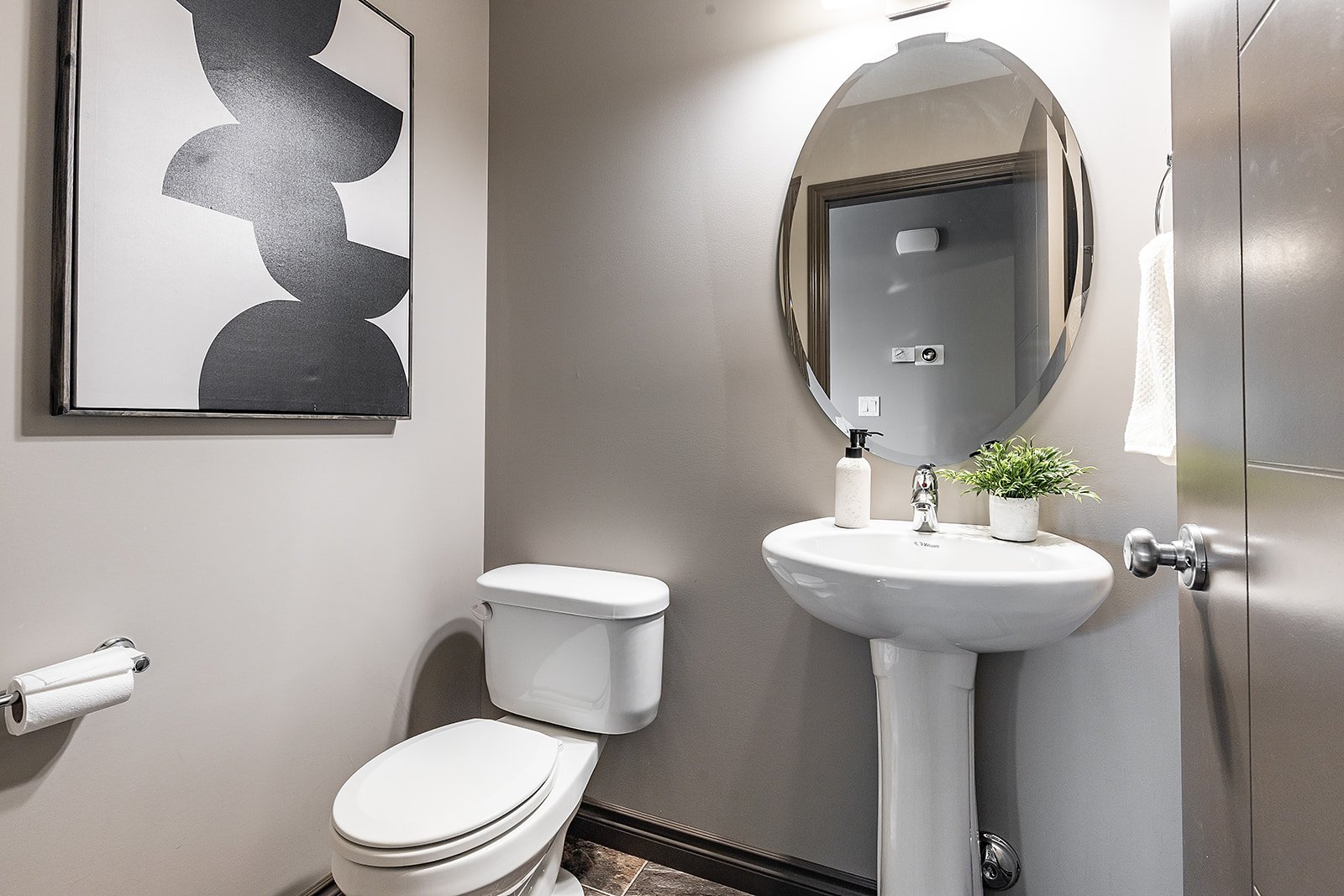 44 Hamptons Cres SE-3.jpg