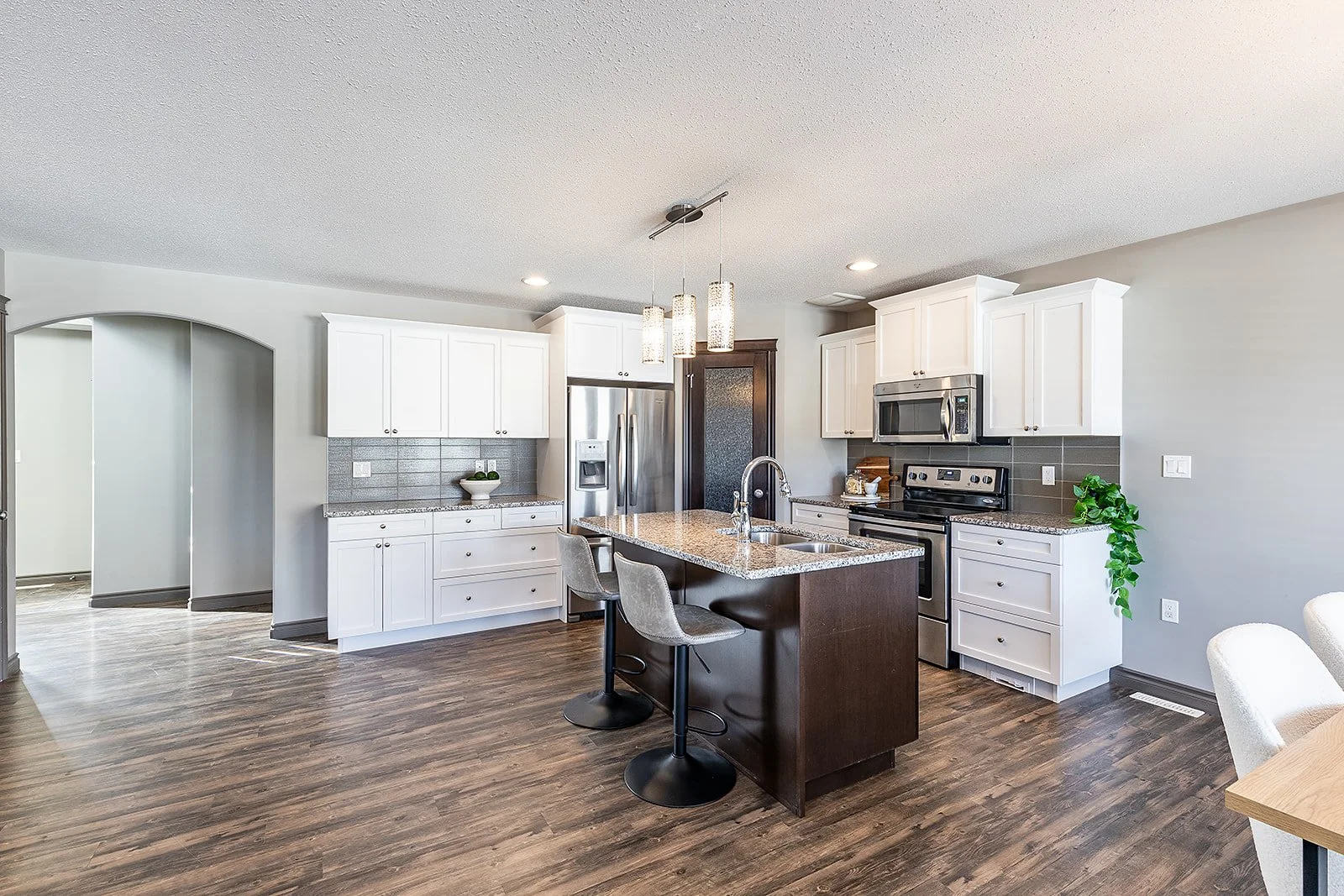 44 Hamptons Cres SE-8.jpg