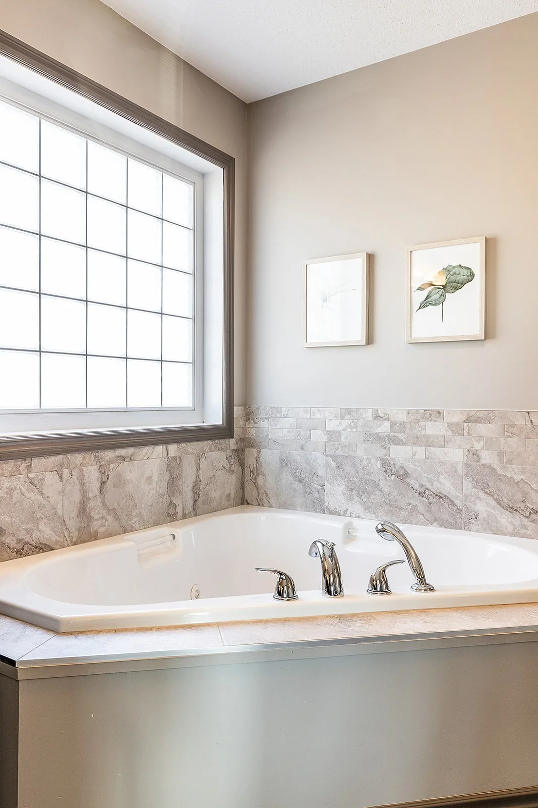 44 Hamptons Cres SE-30.jpg