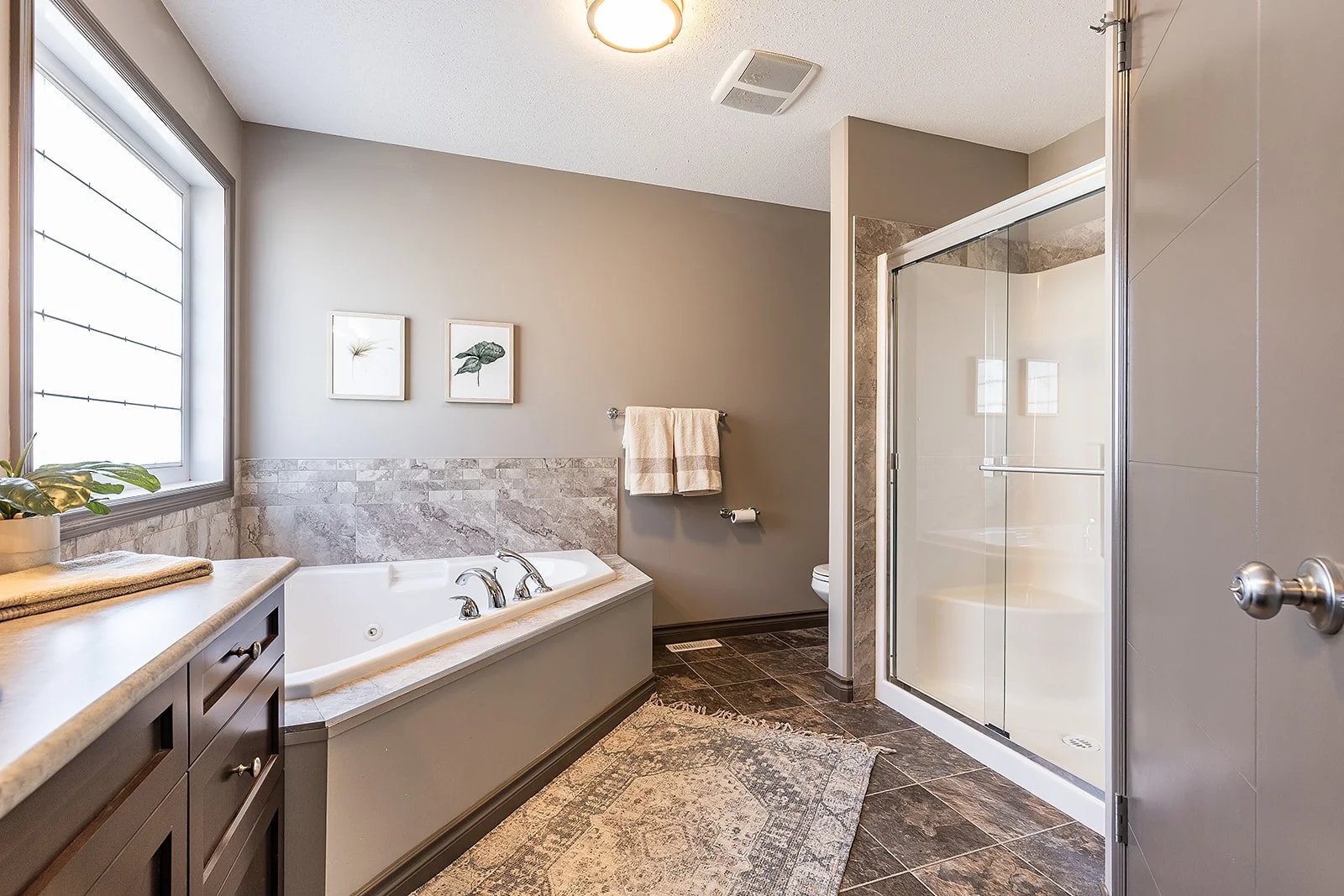 44 Hamptons Cres SE-32.jpg