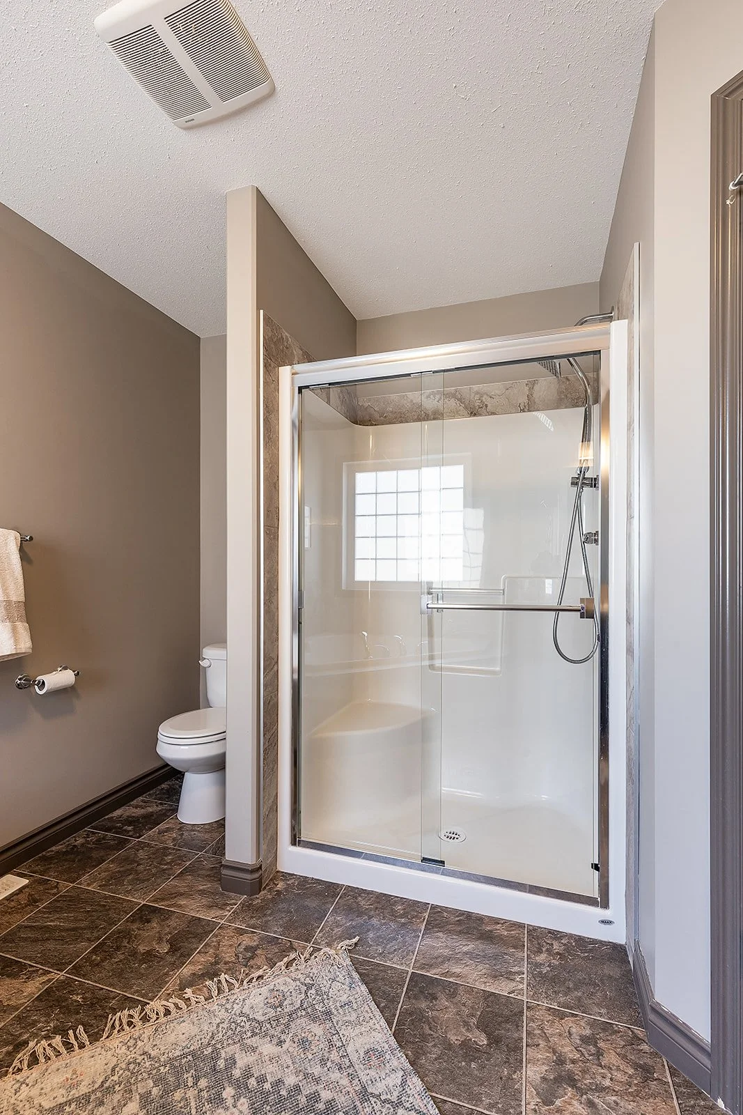 44 Hamptons Cres SE-33.jpg