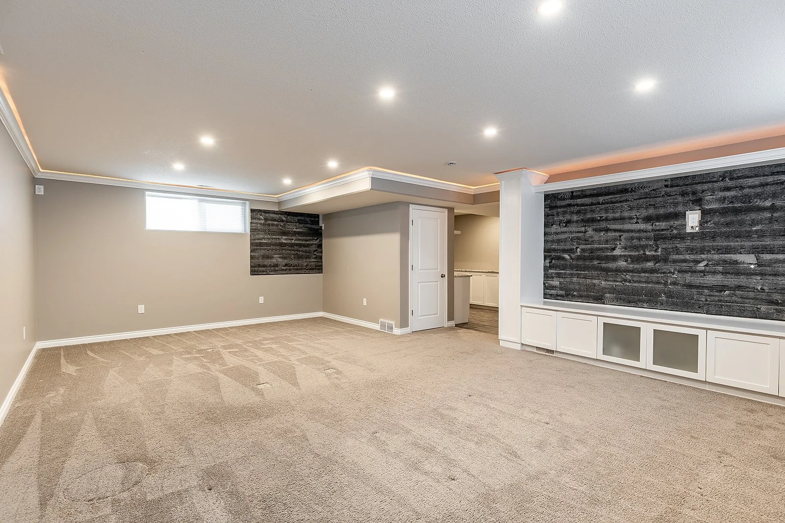 44 Hamptons Cres SE-44.jpg