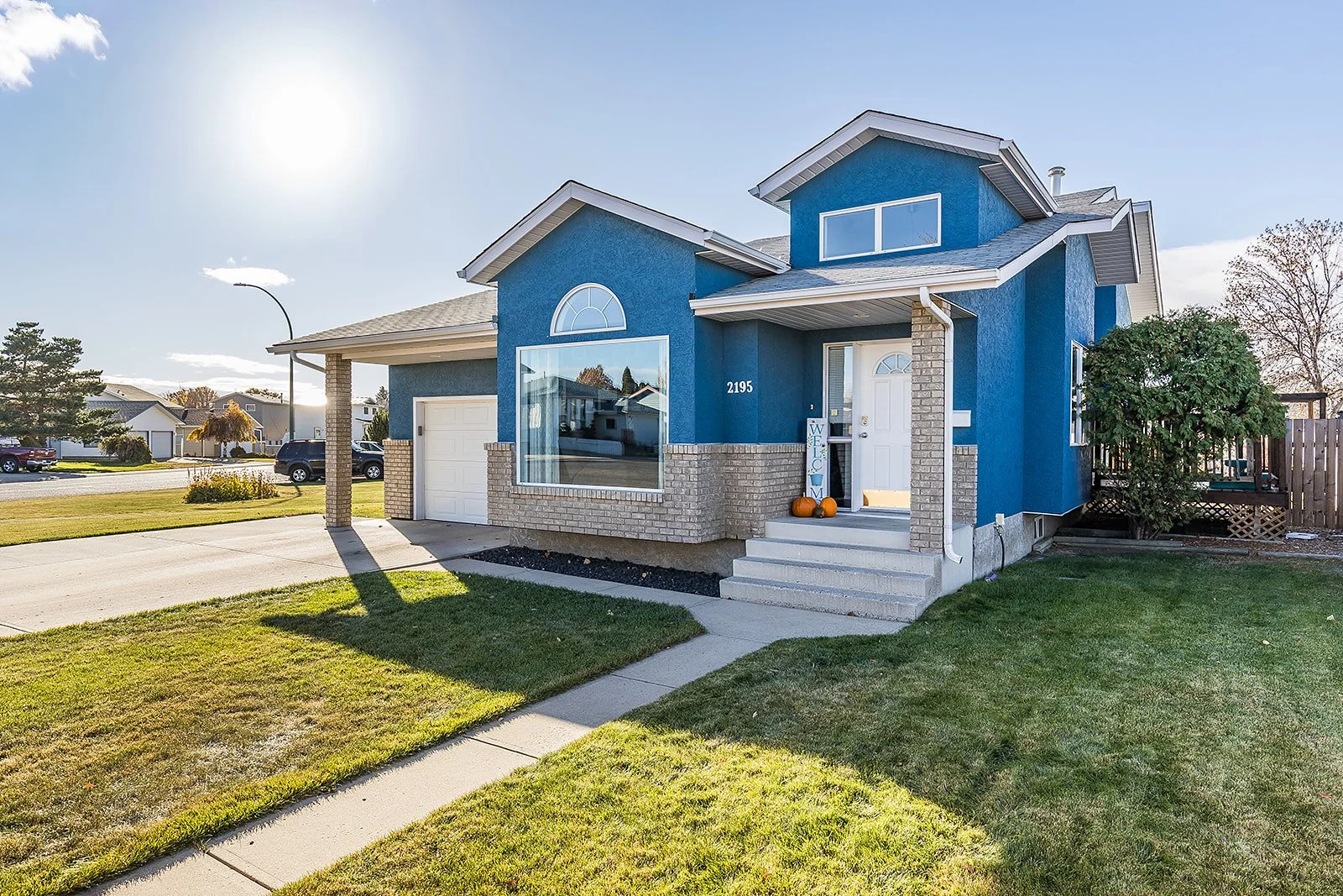2195 Hull Way NE-3.jpg
