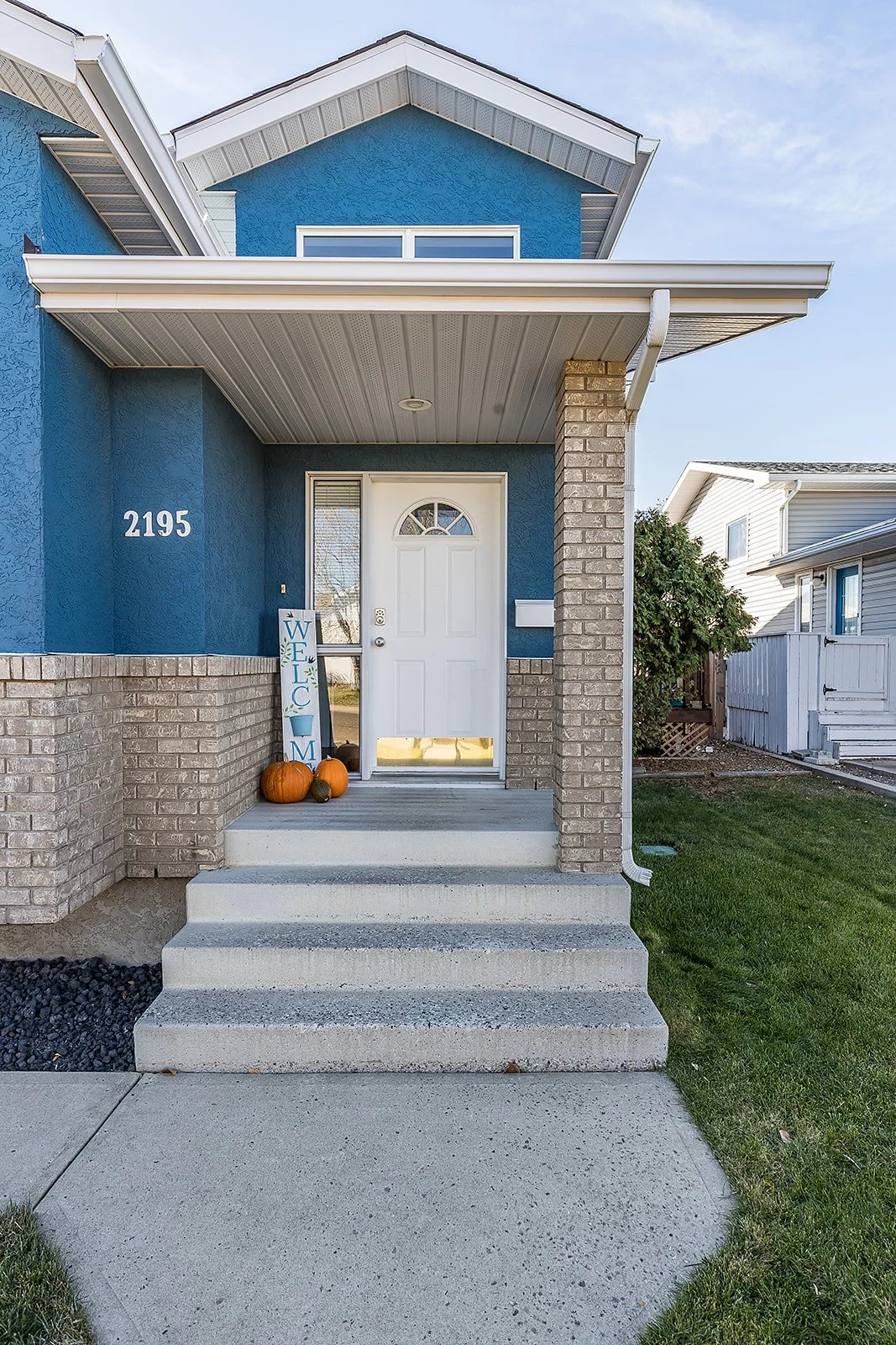 2195 Hull Way NE-4.jpg