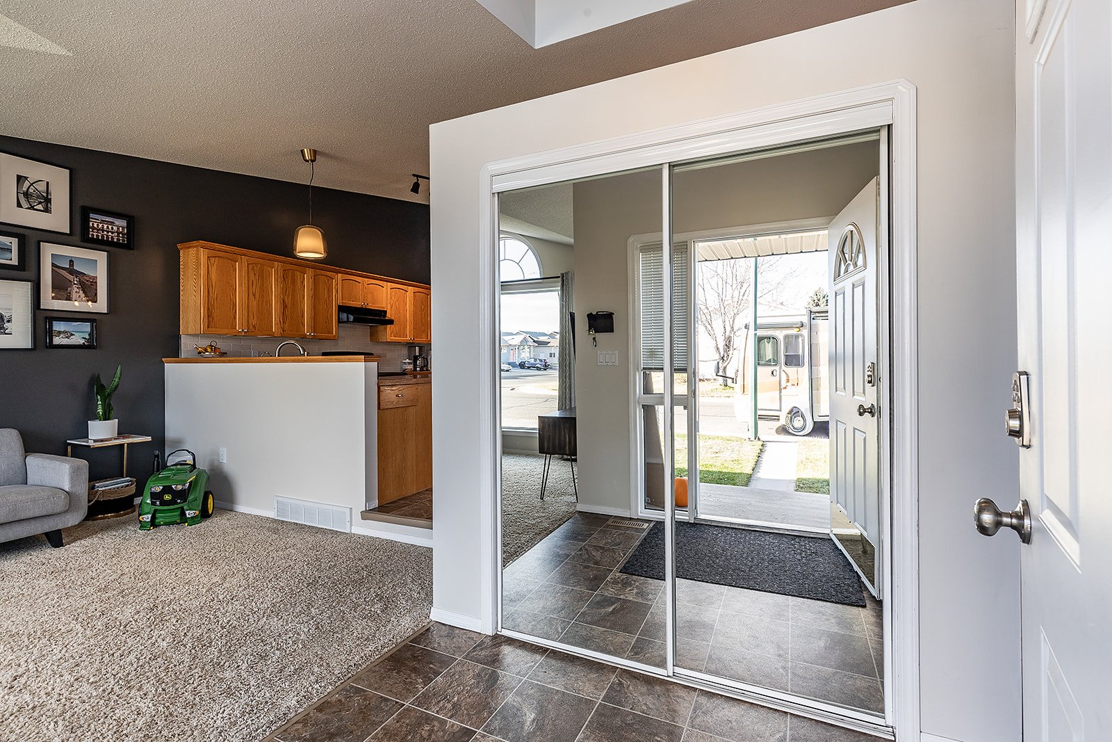 2195 Hull Way NE-7.jpg