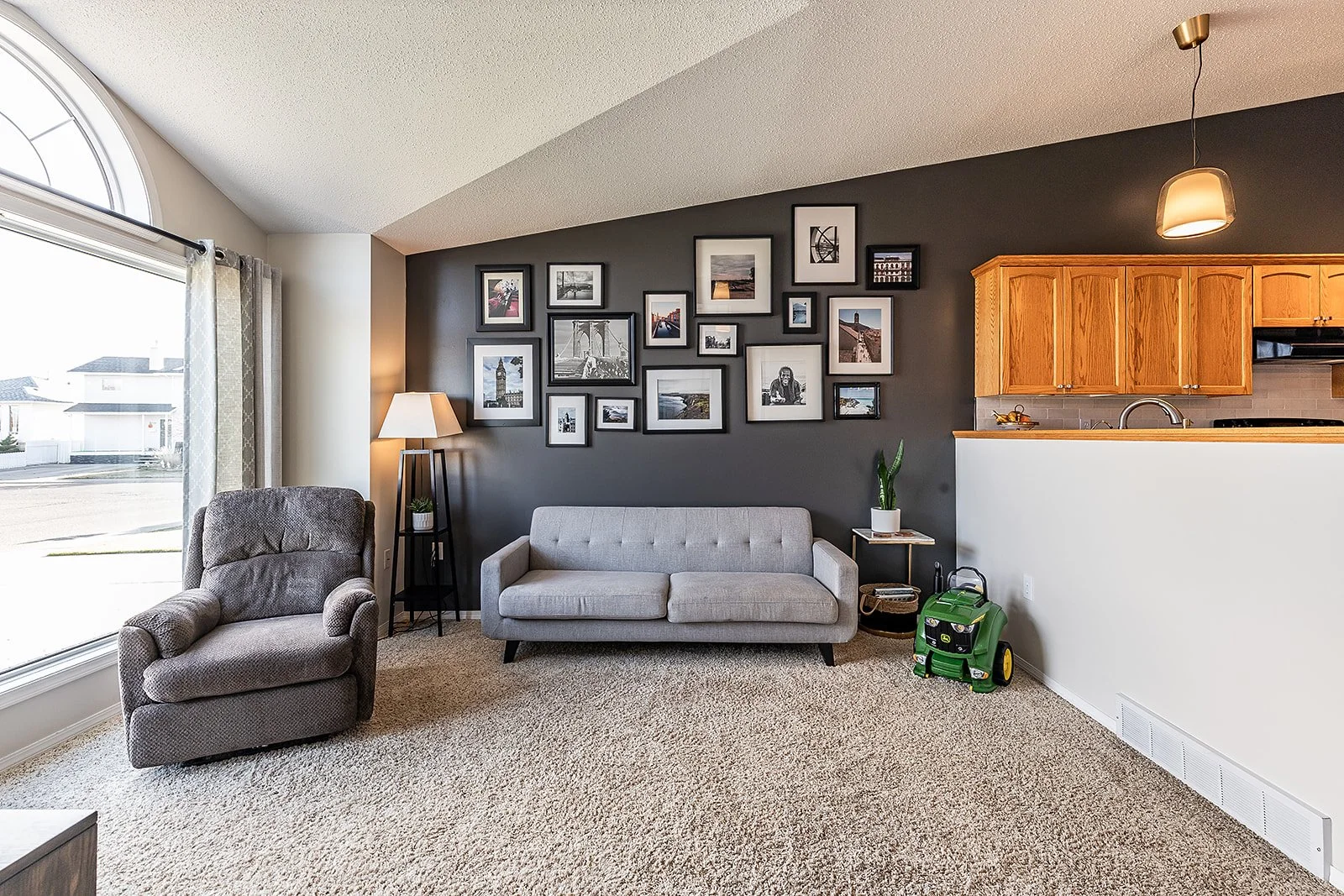 2195 Hull Way NE-8.jpg