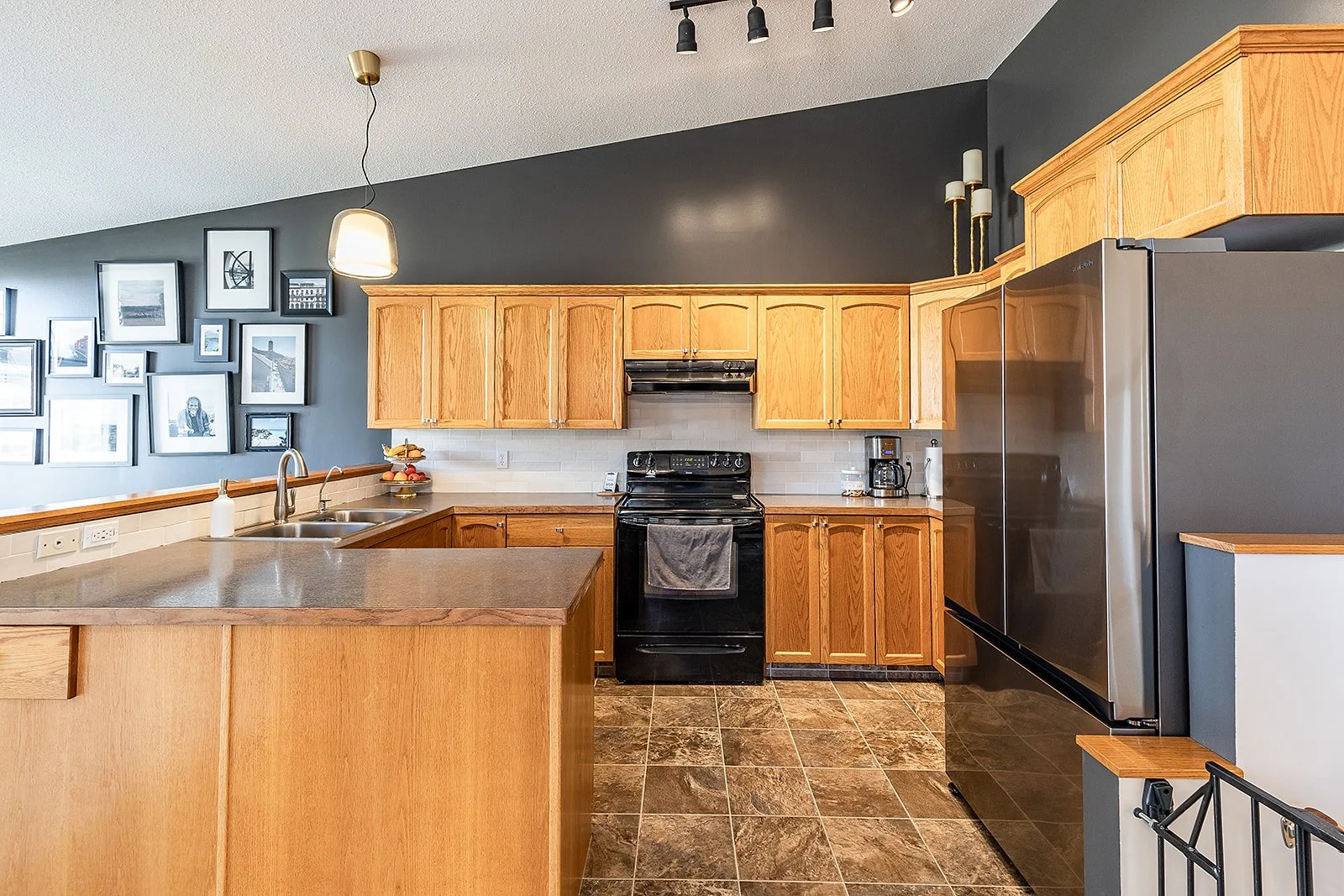 2195 Hull Way NE-15.jpg