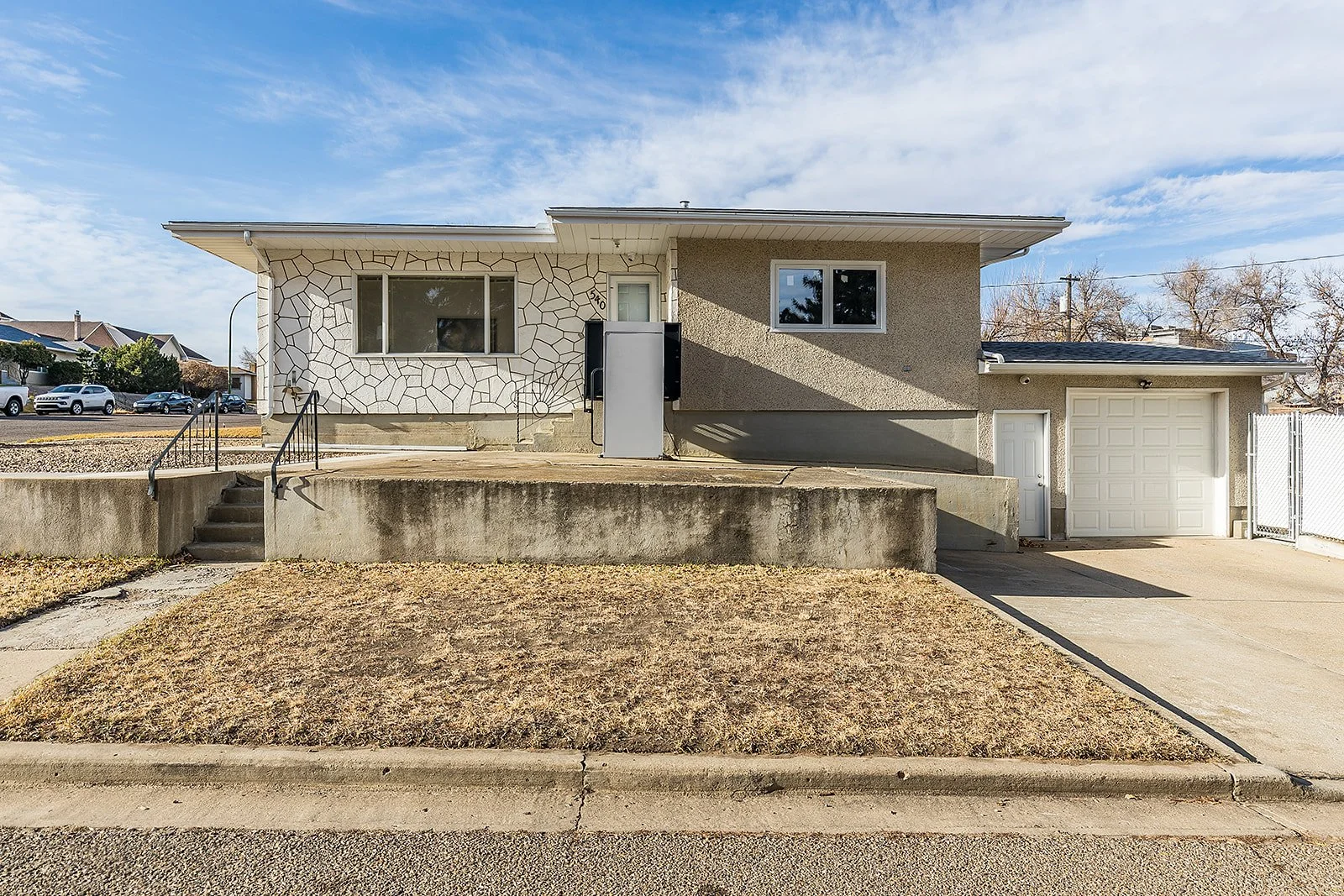 540 5 Ave SW-2.jpg