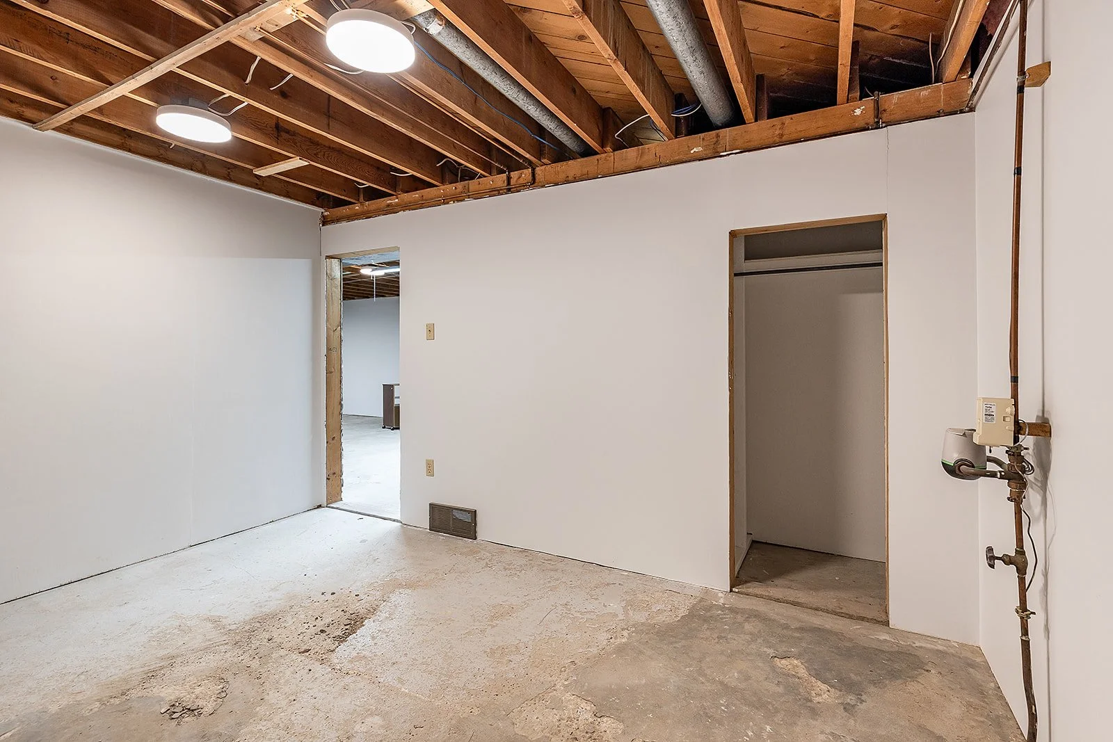 540 5 Ave SW-29.jpg