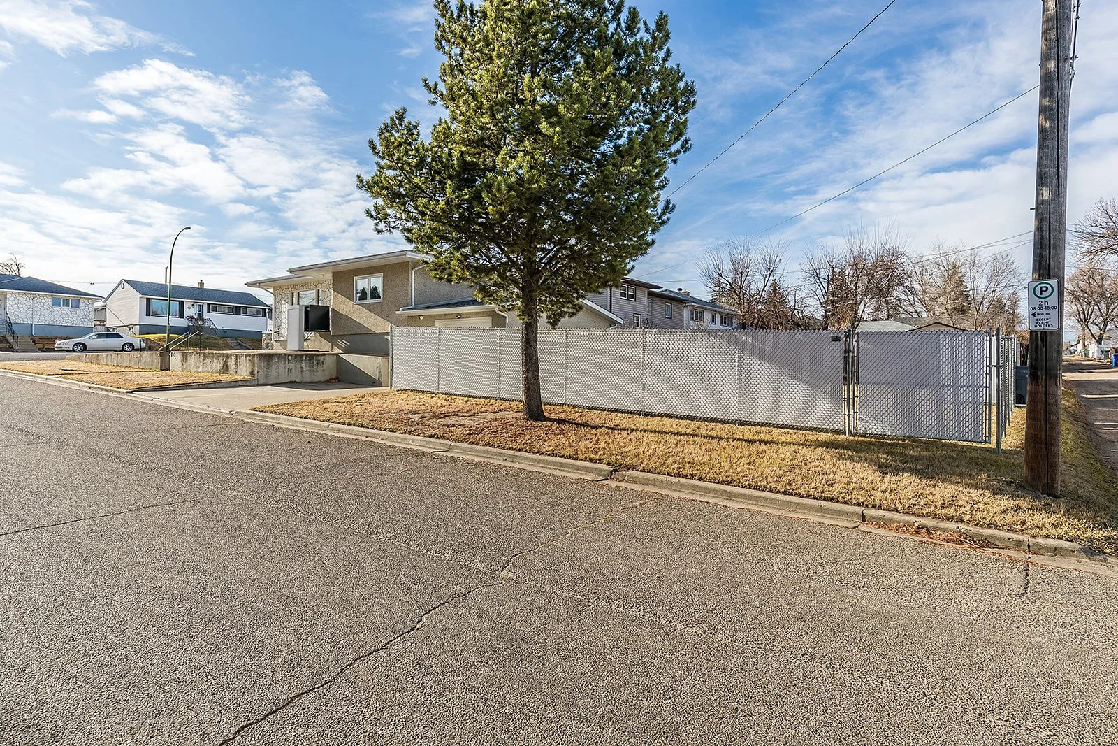 540 5 Ave SW-37.jpg