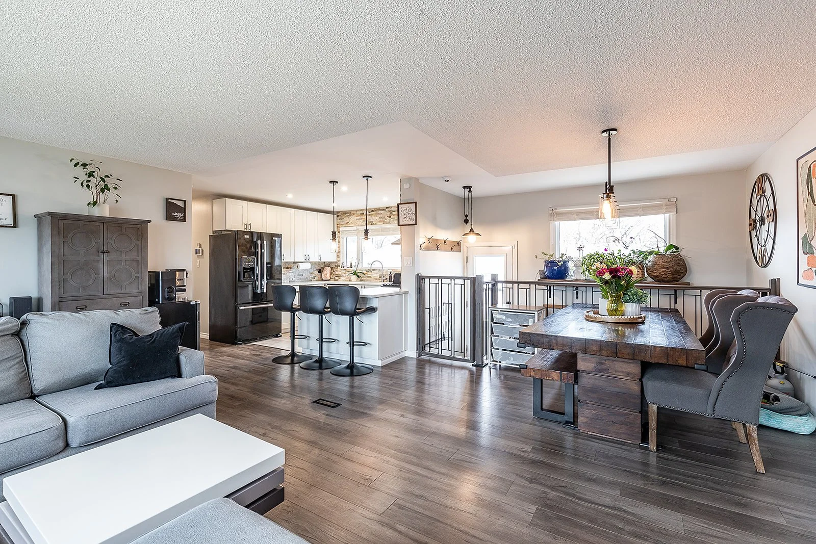 2666 16 Ave SE -10.jpg