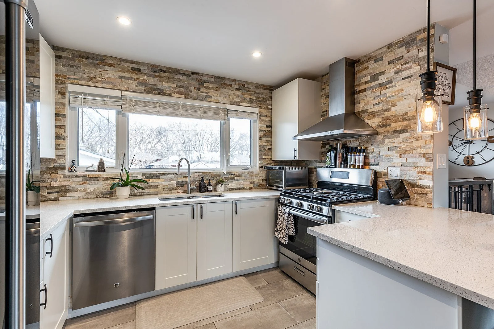 2666 16 Ave SE -16.jpg