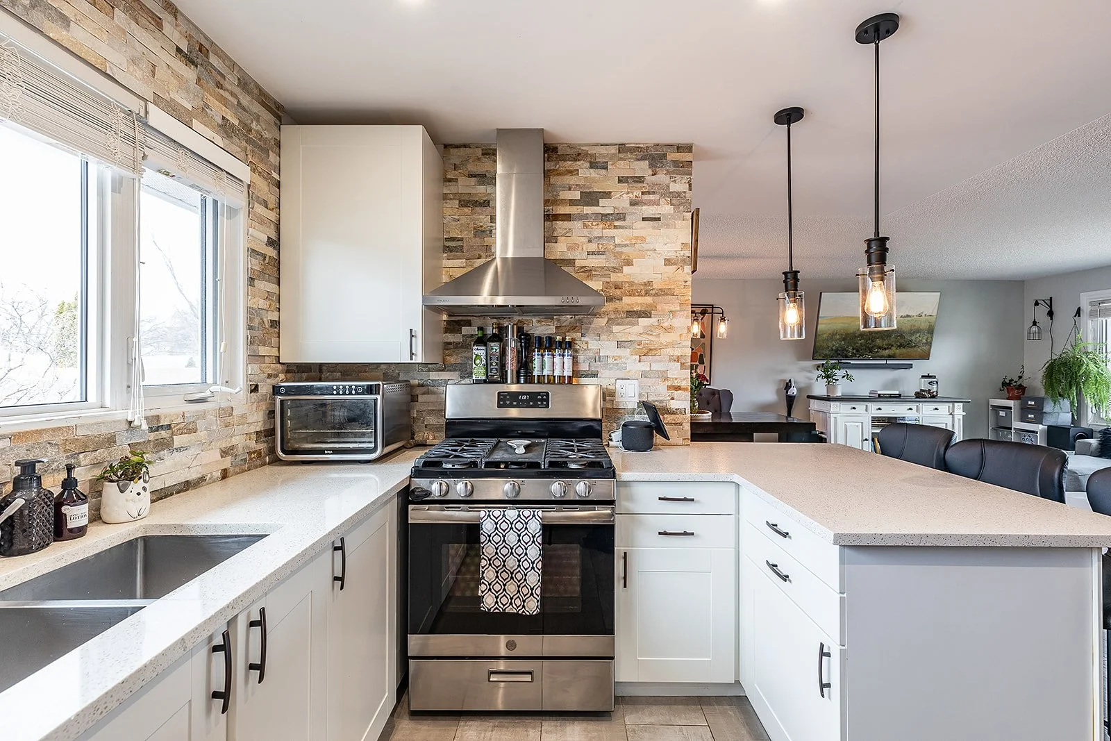 2666 16 Ave SE -19.jpg