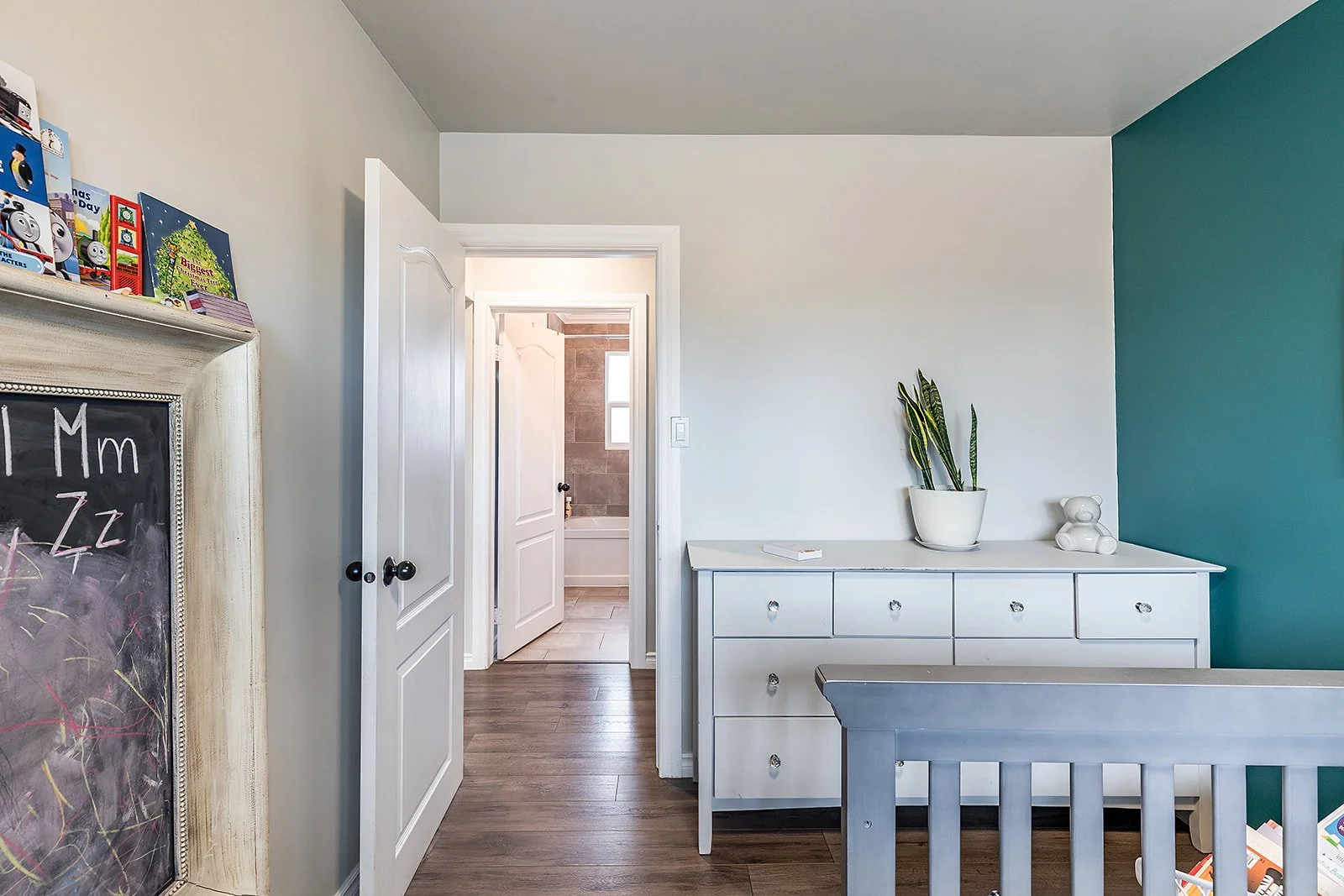 2666 16 Ave SE -22.jpg