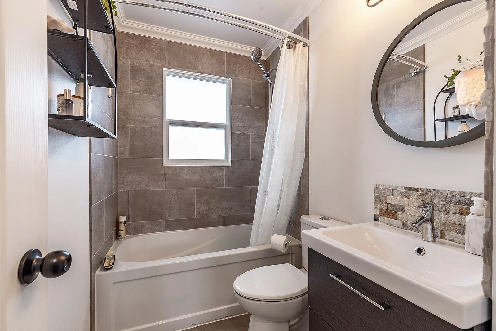 2666 16 Ave SE -23.jpg