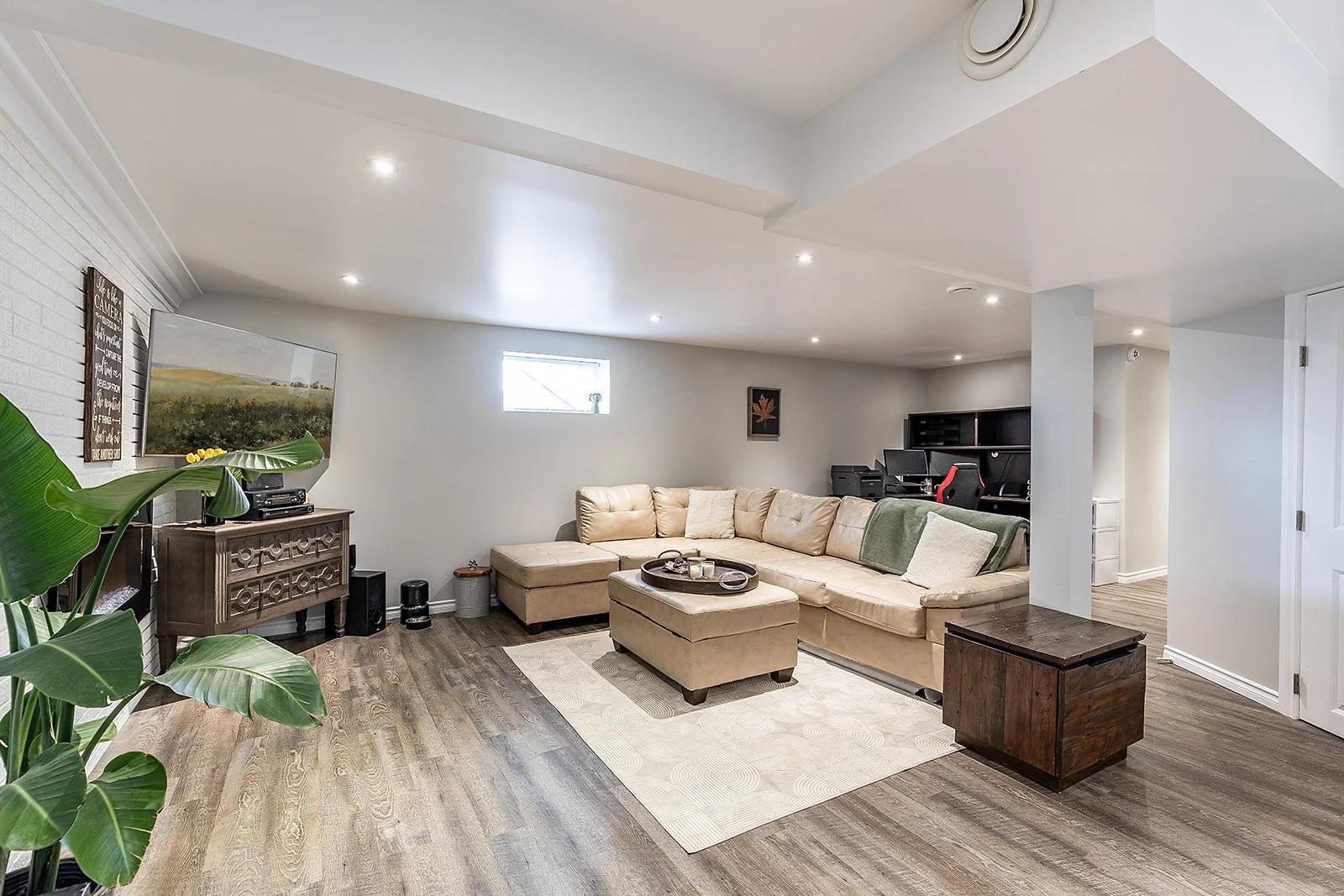 2666 16 Ave SE -28.jpg