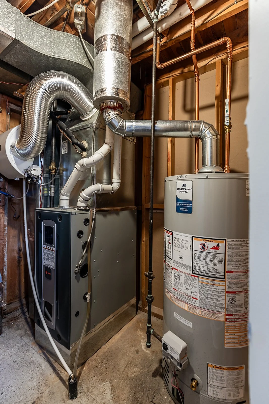 2666 16 Ave SE -38.jpg