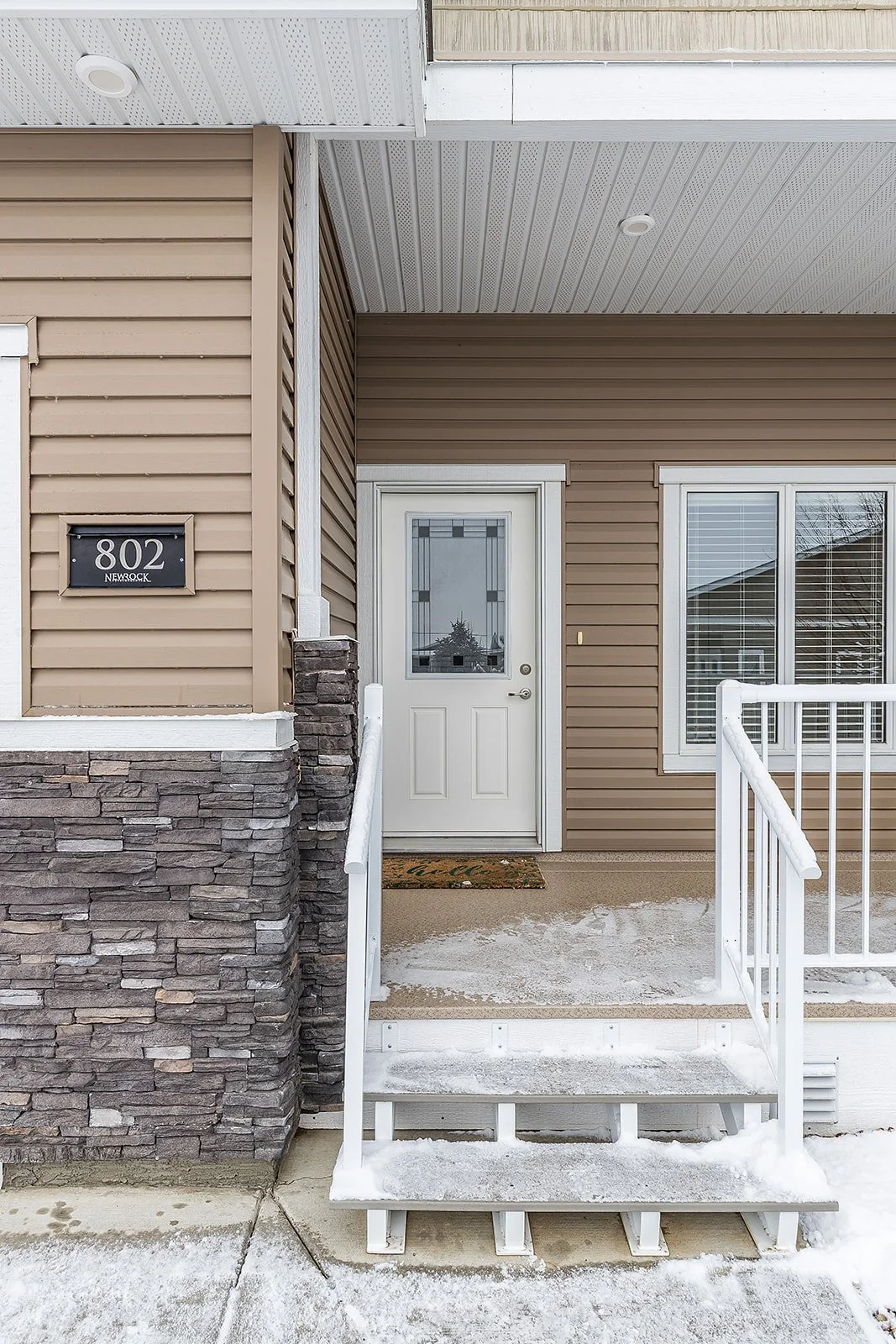 802 350 Somerside Rd SE-5.jpg