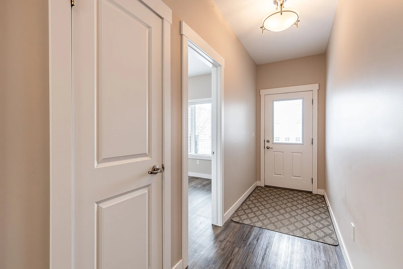 802 350 Somerside Rd SE-7.jpg