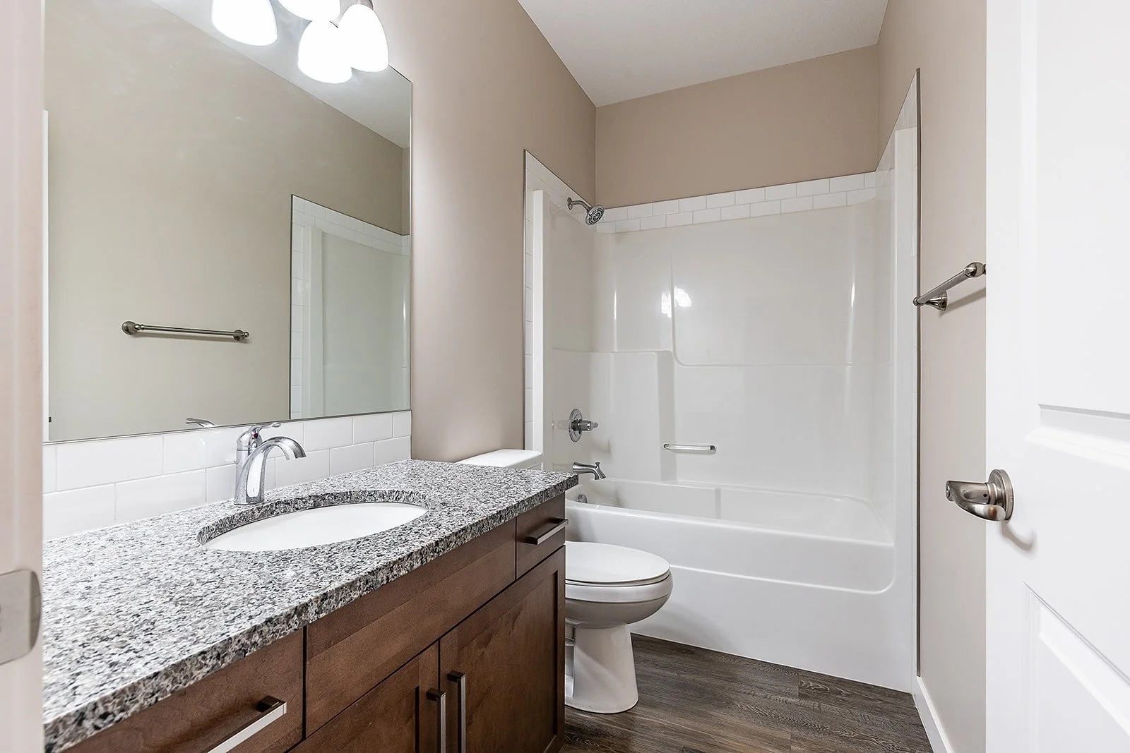 802 350 Somerside Rd SE-11.jpg