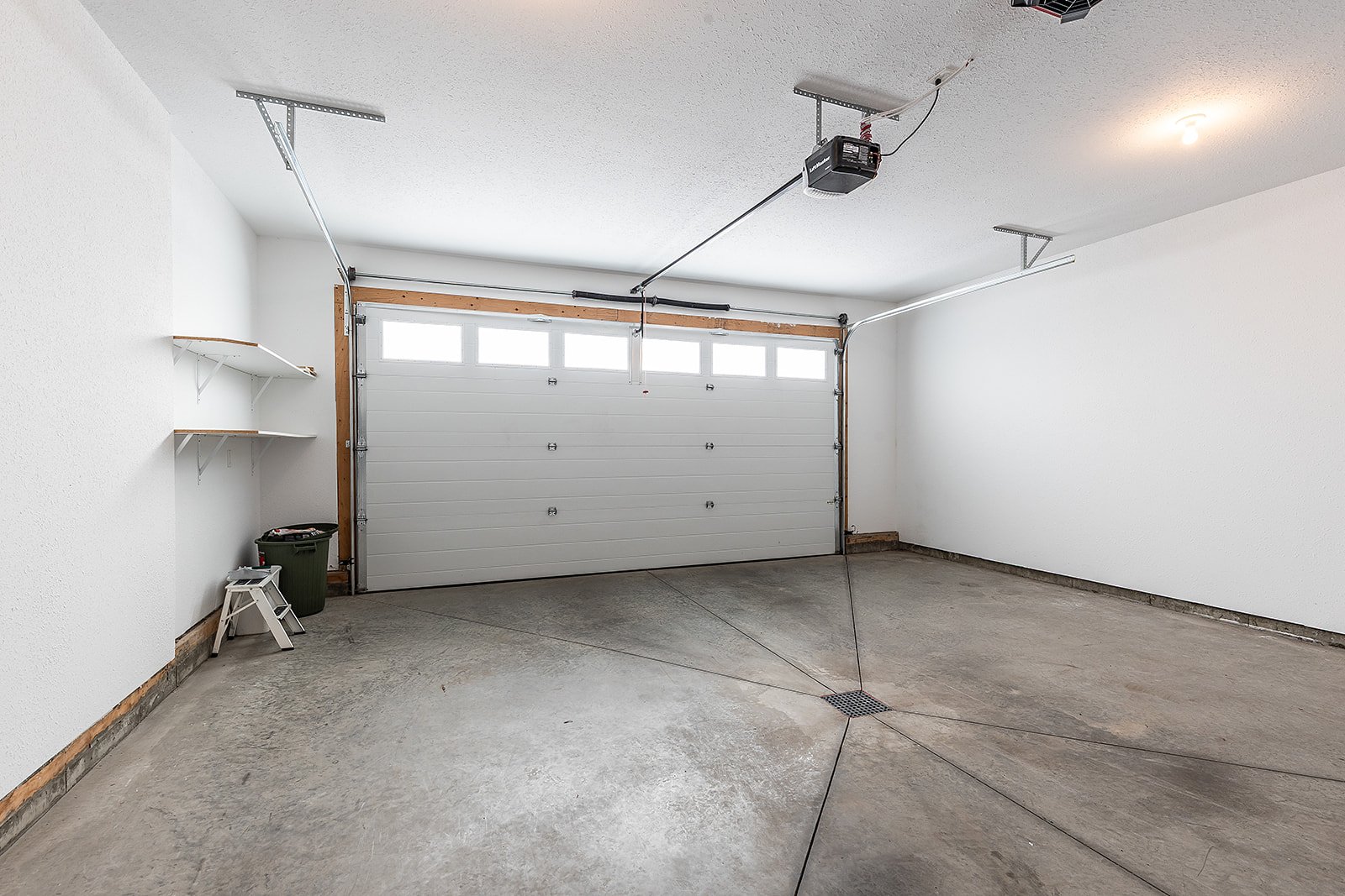 802 350 Somerside Rd SE-14.jpg