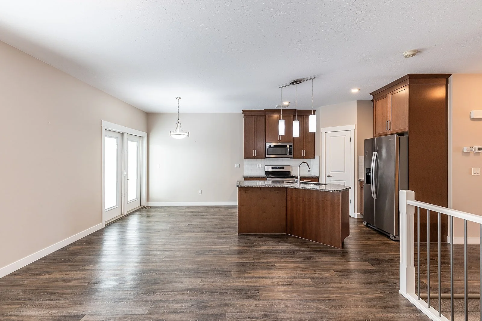 802 350 Somerside Rd SE-16.jpg