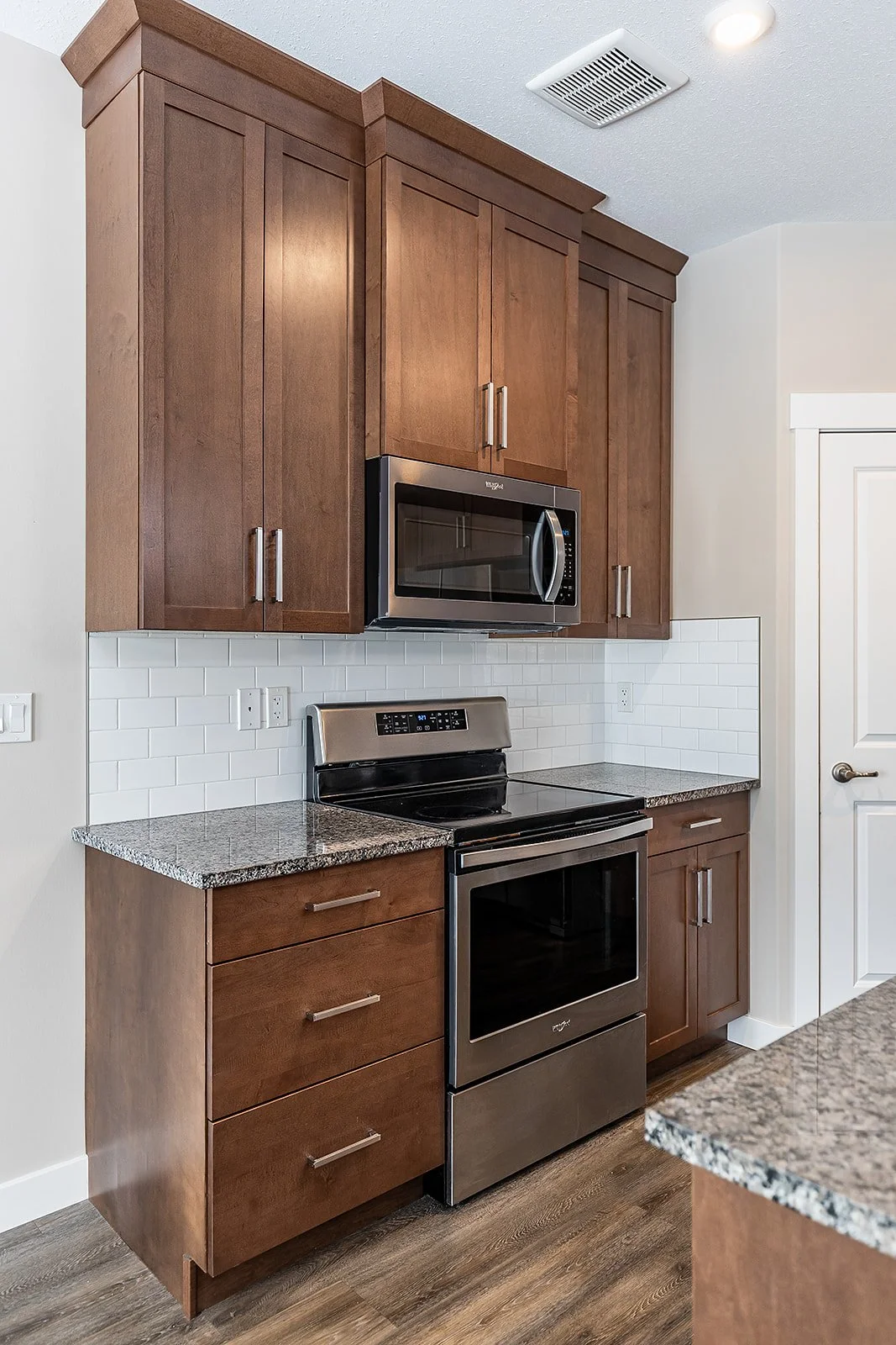 802 350 Somerside Rd SE-23.jpg