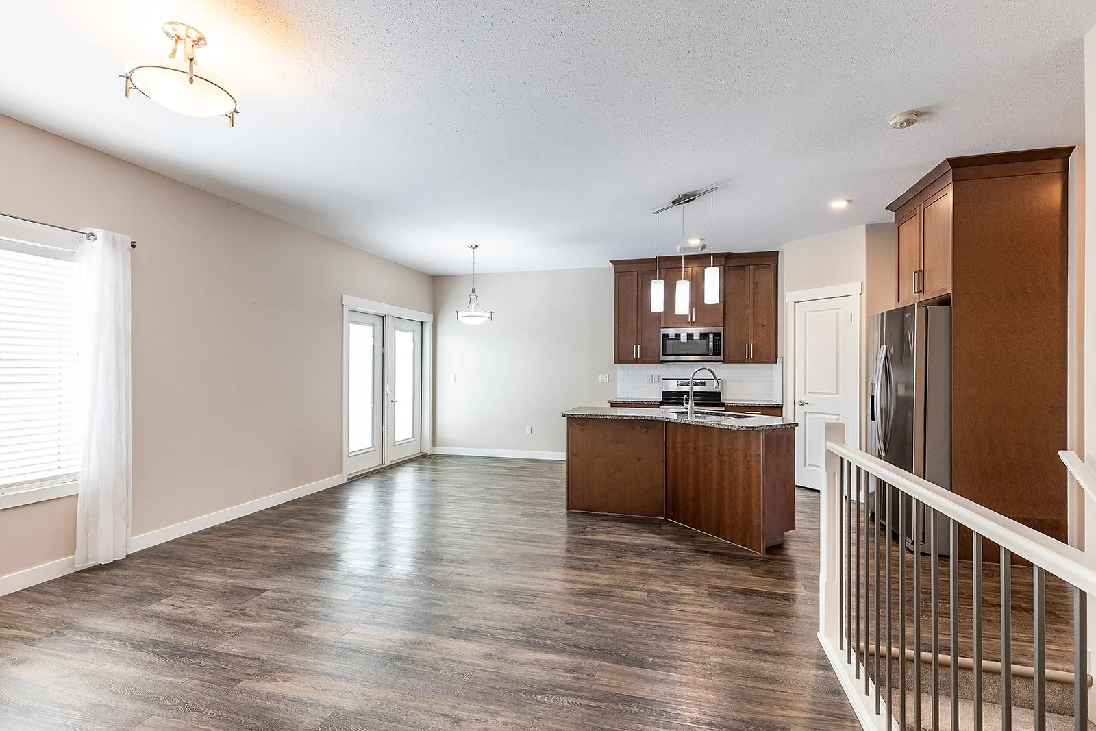 802 350 Somerside Rd SE-24.jpg