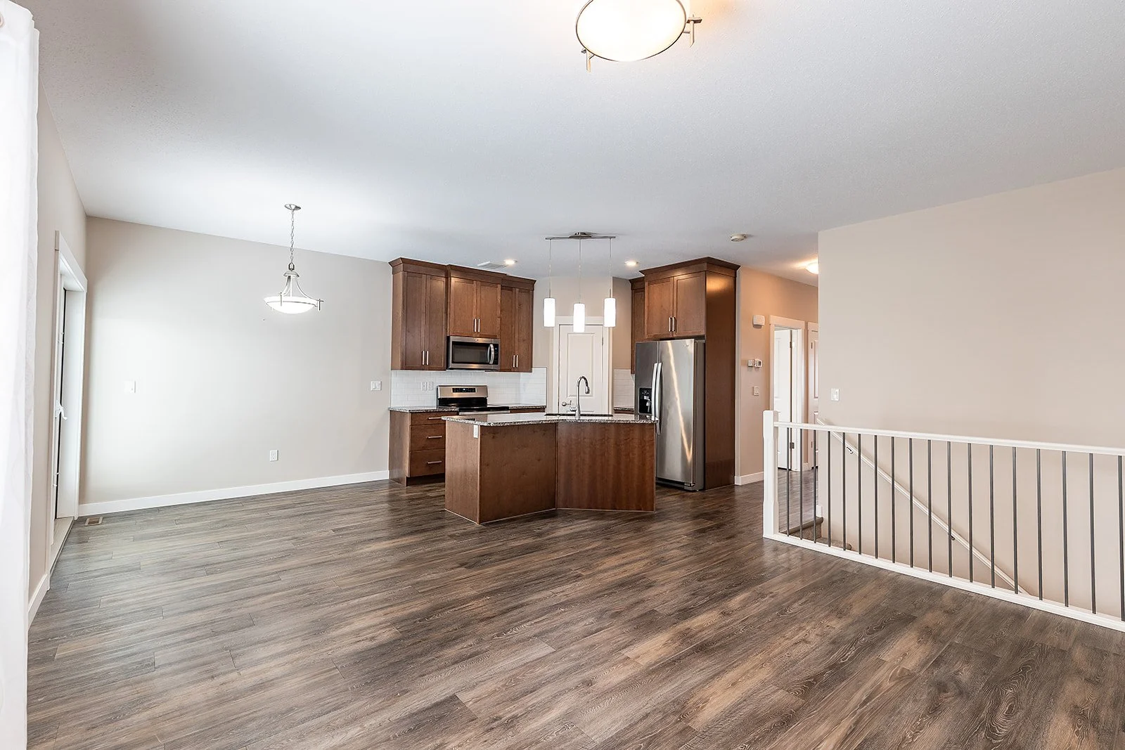 802 350 Somerside Rd SE-25.jpg