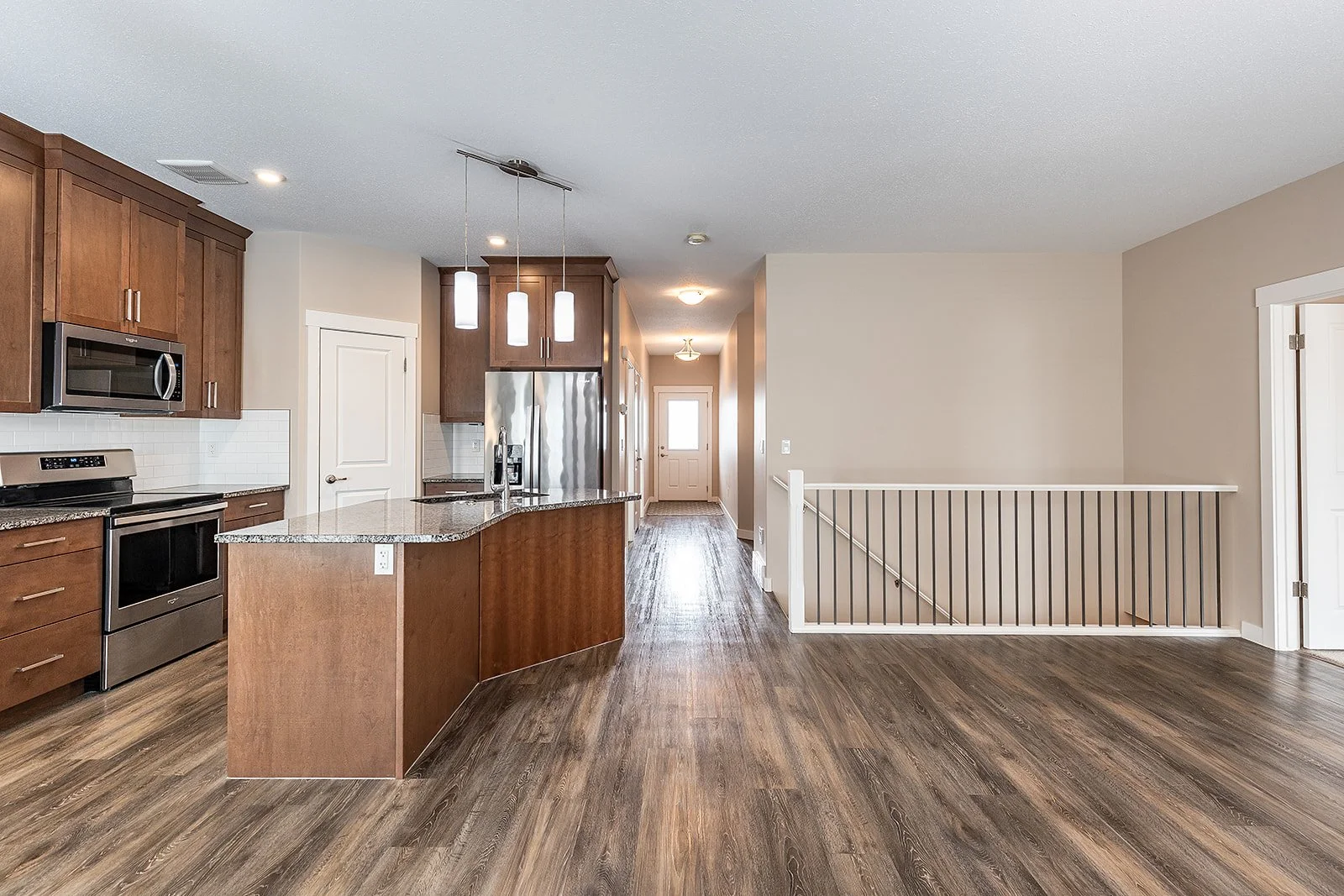 802 350 Somerside Rd SE-26.jpg