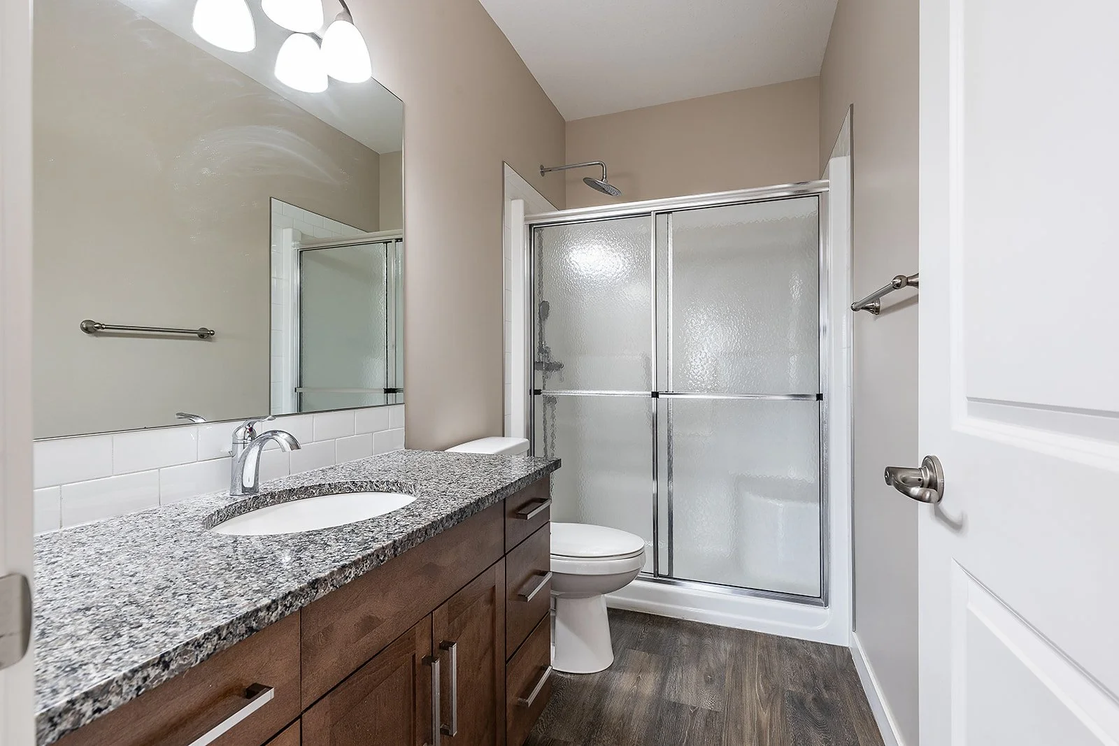 802 350 Somerside Rd SE-30.jpg