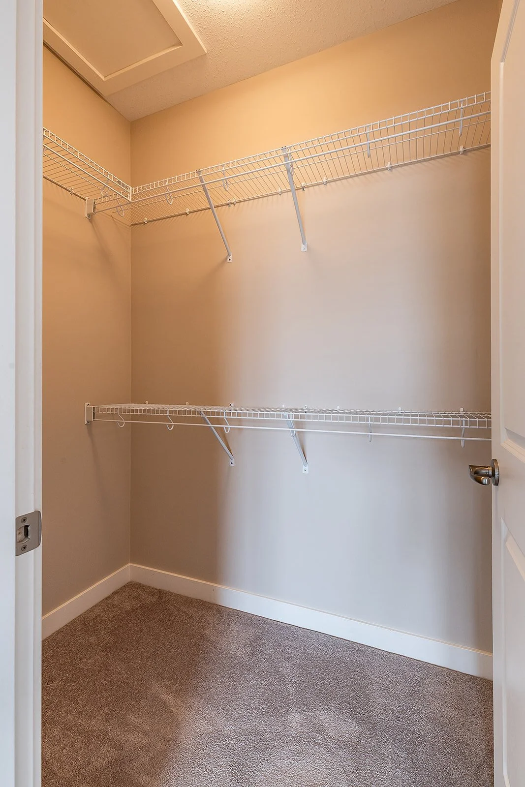 802 350 Somerside Rd SE-31.jpg