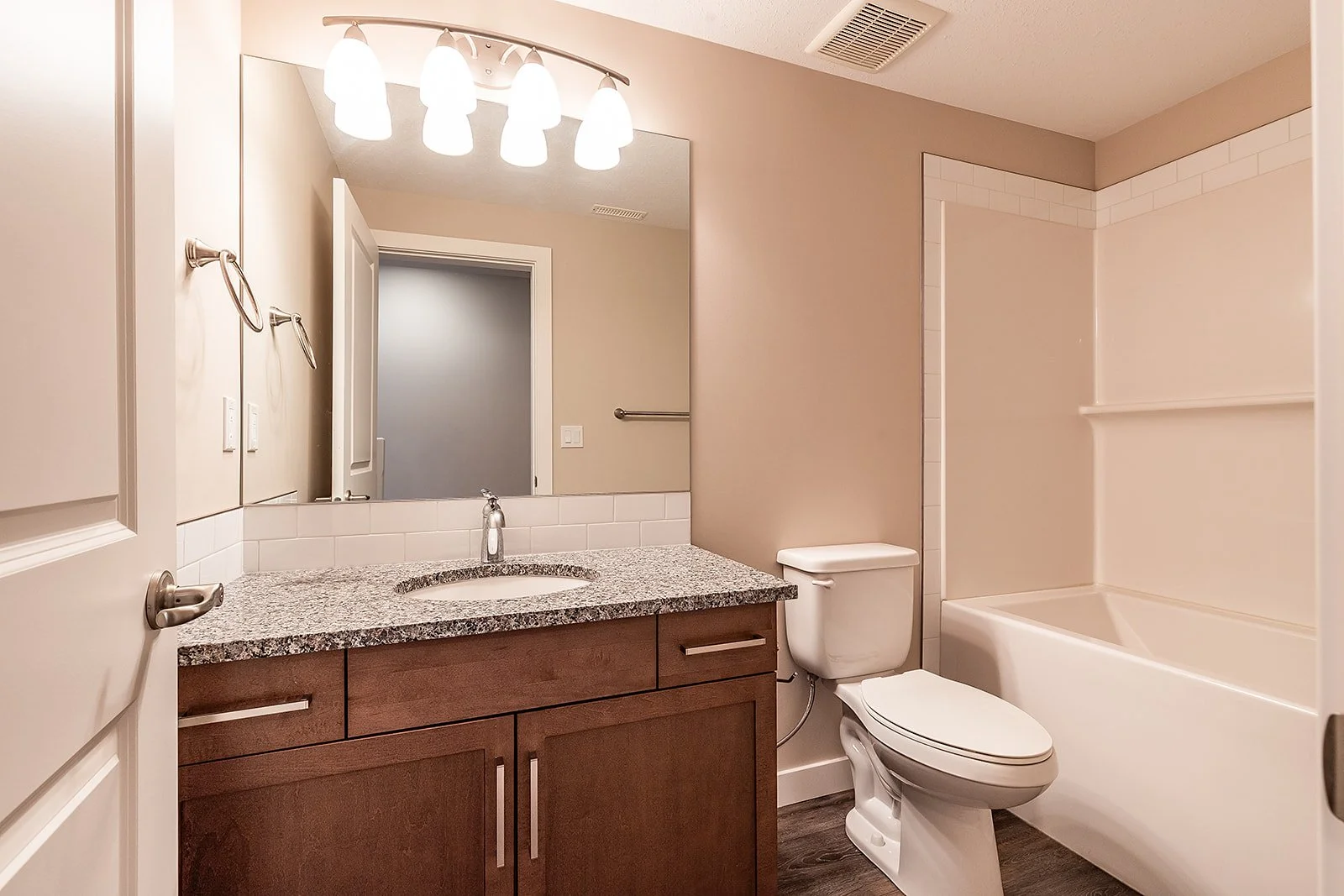 802 350 Somerside Rd SE-32.jpg